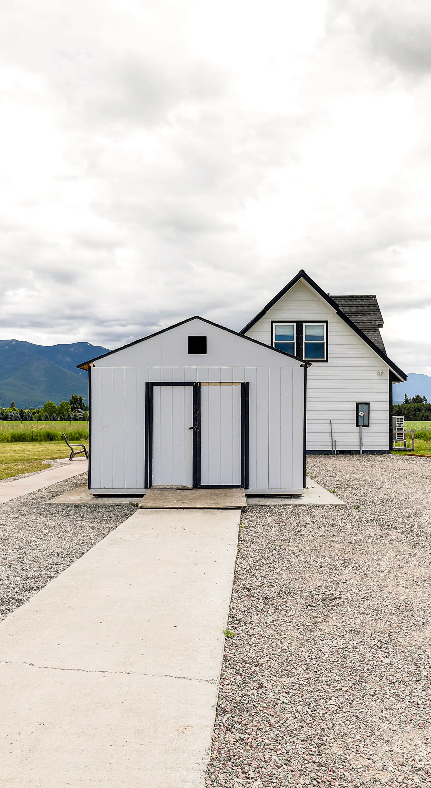 Kalispell Mountain Getaway w/ Hot Tub & Fire Pit!