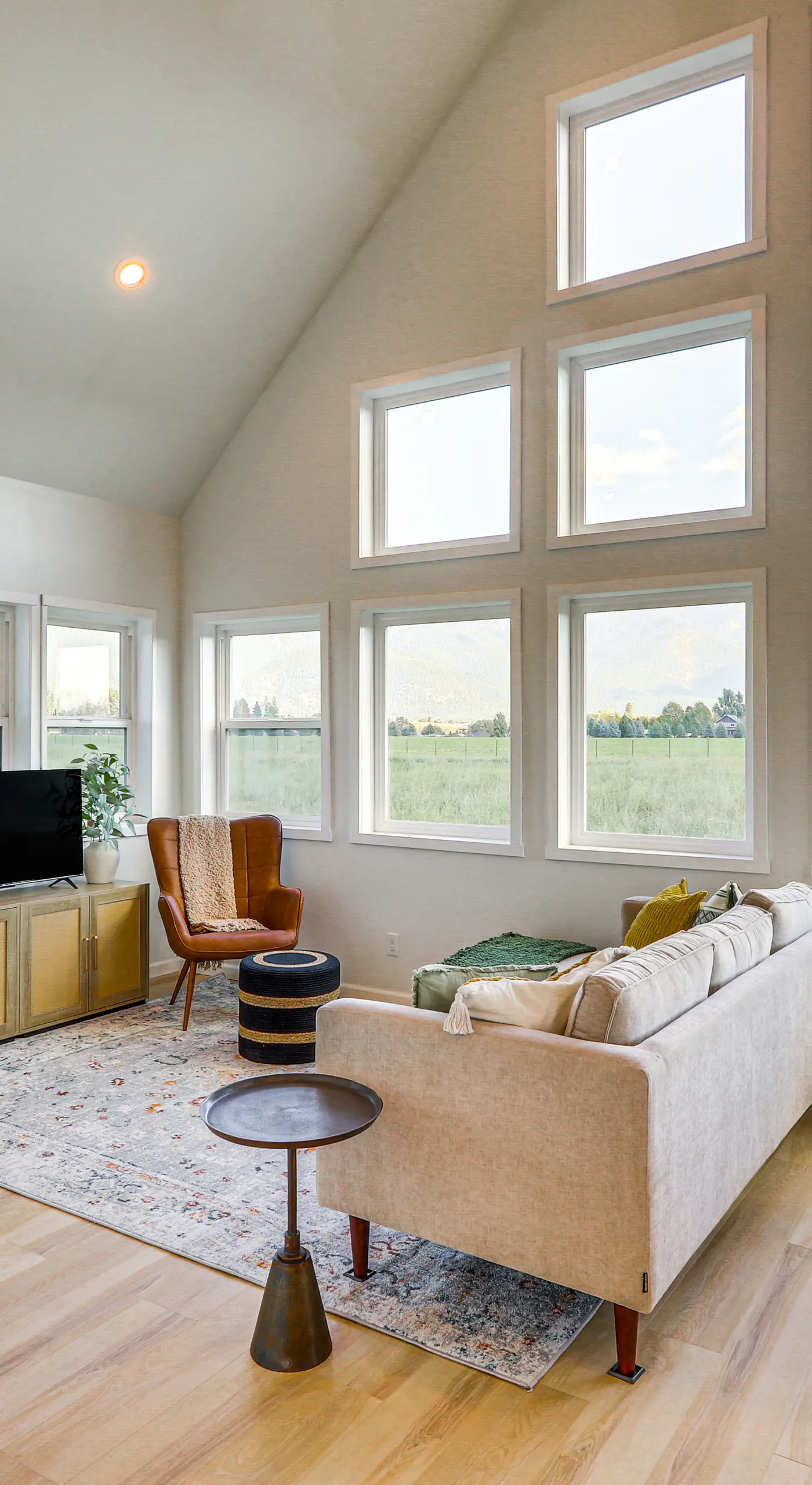 Kalispell Mountain Getaway w/ Hot Tub & Fire Pit!