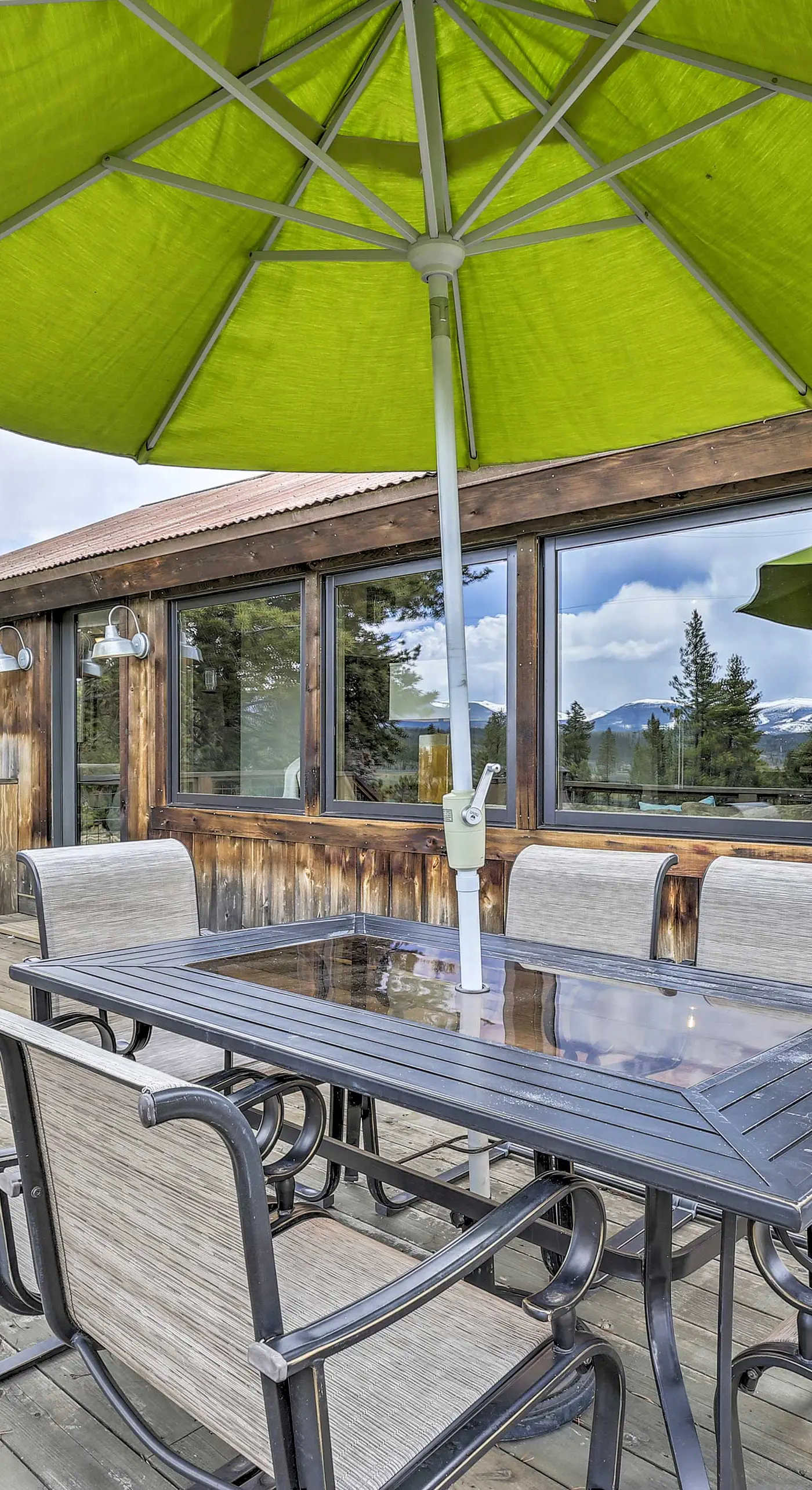 Updated Cabin w/ Hot Tub ~ 11 Mi to Winter Park!