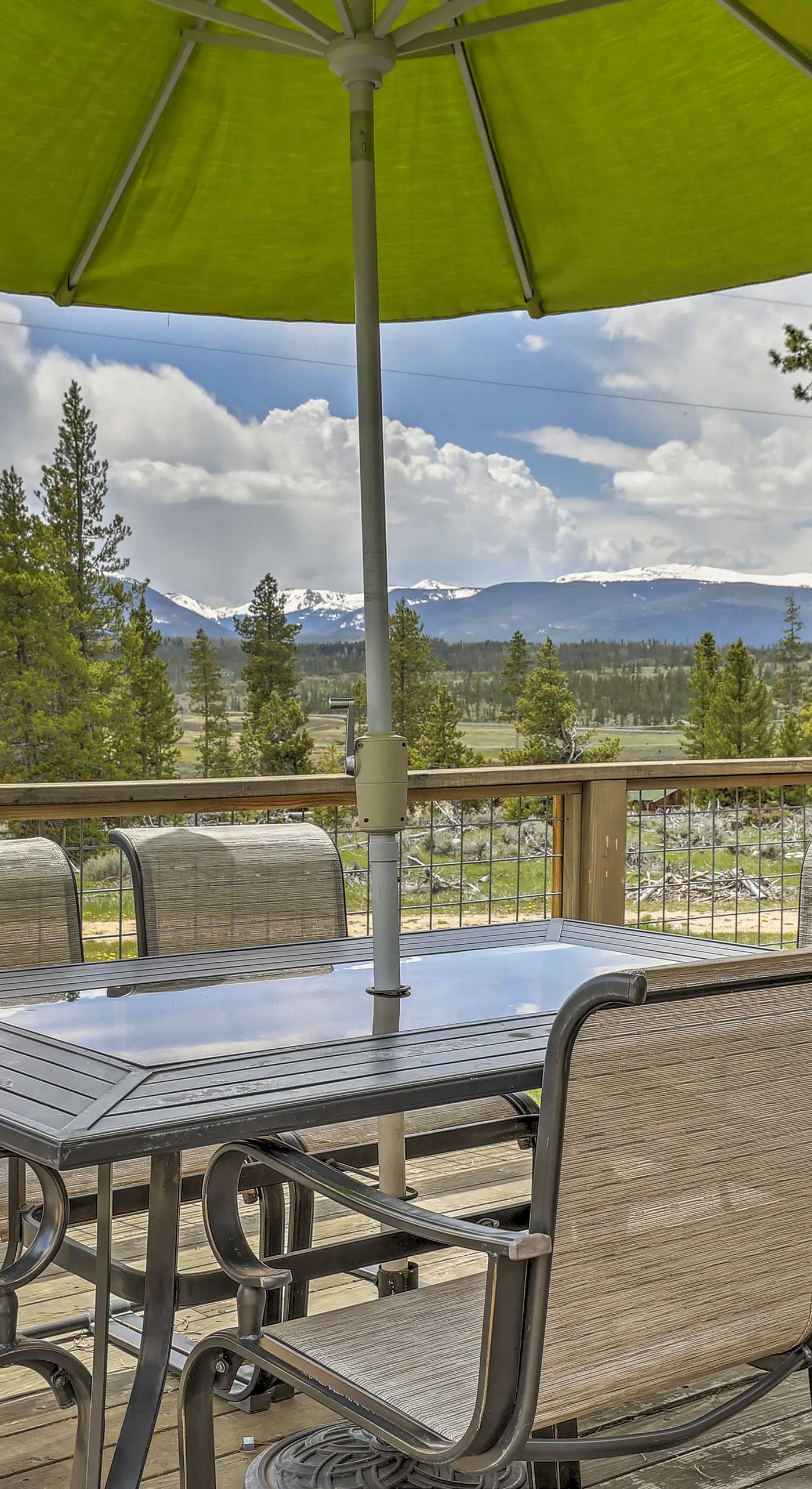 Updated Cabin w/ Hot Tub ~ 11 Mi to Winter Park!