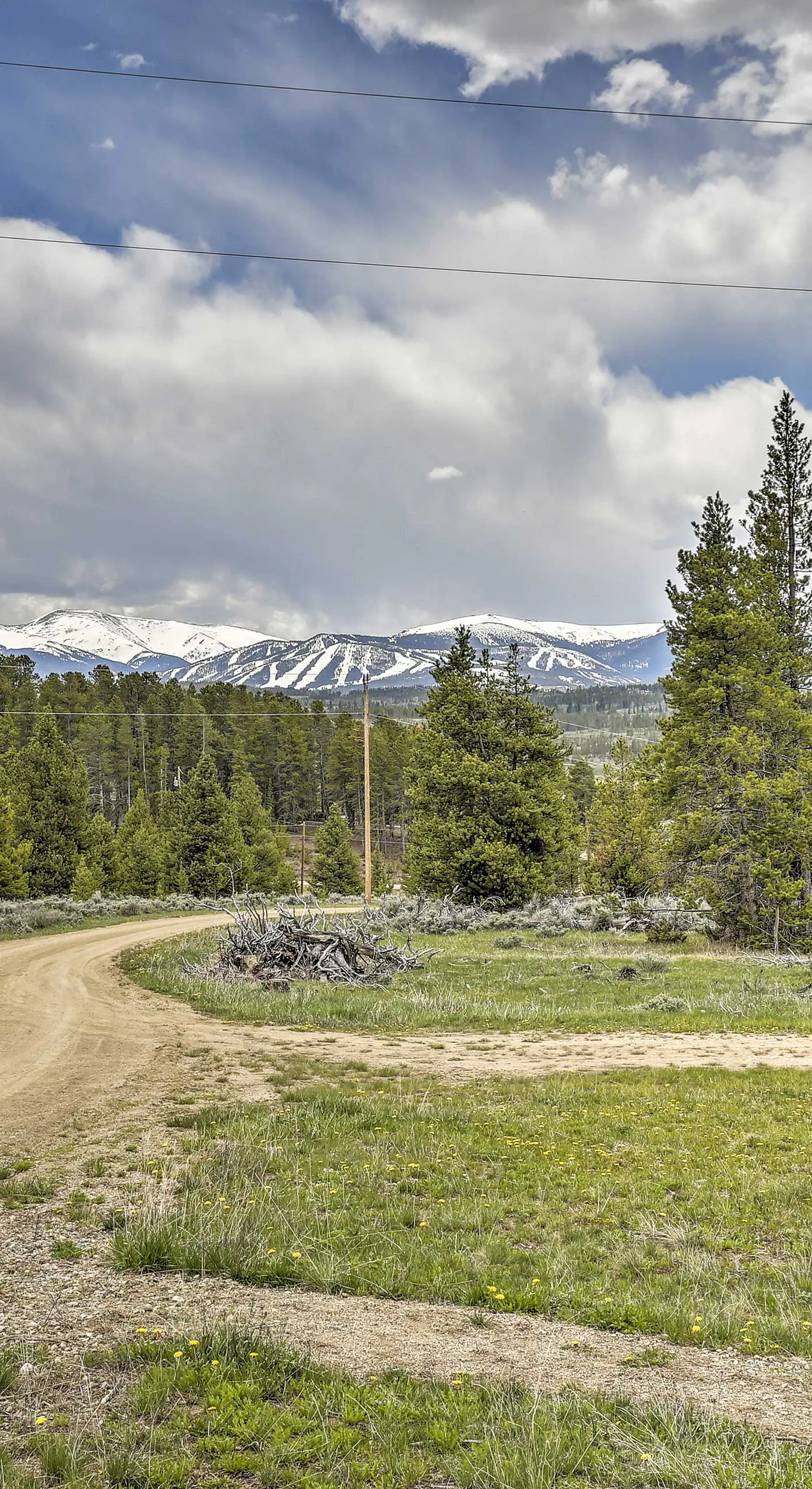 Updated Cabin w/ Hot Tub ~ 11 Mi to Winter Park!