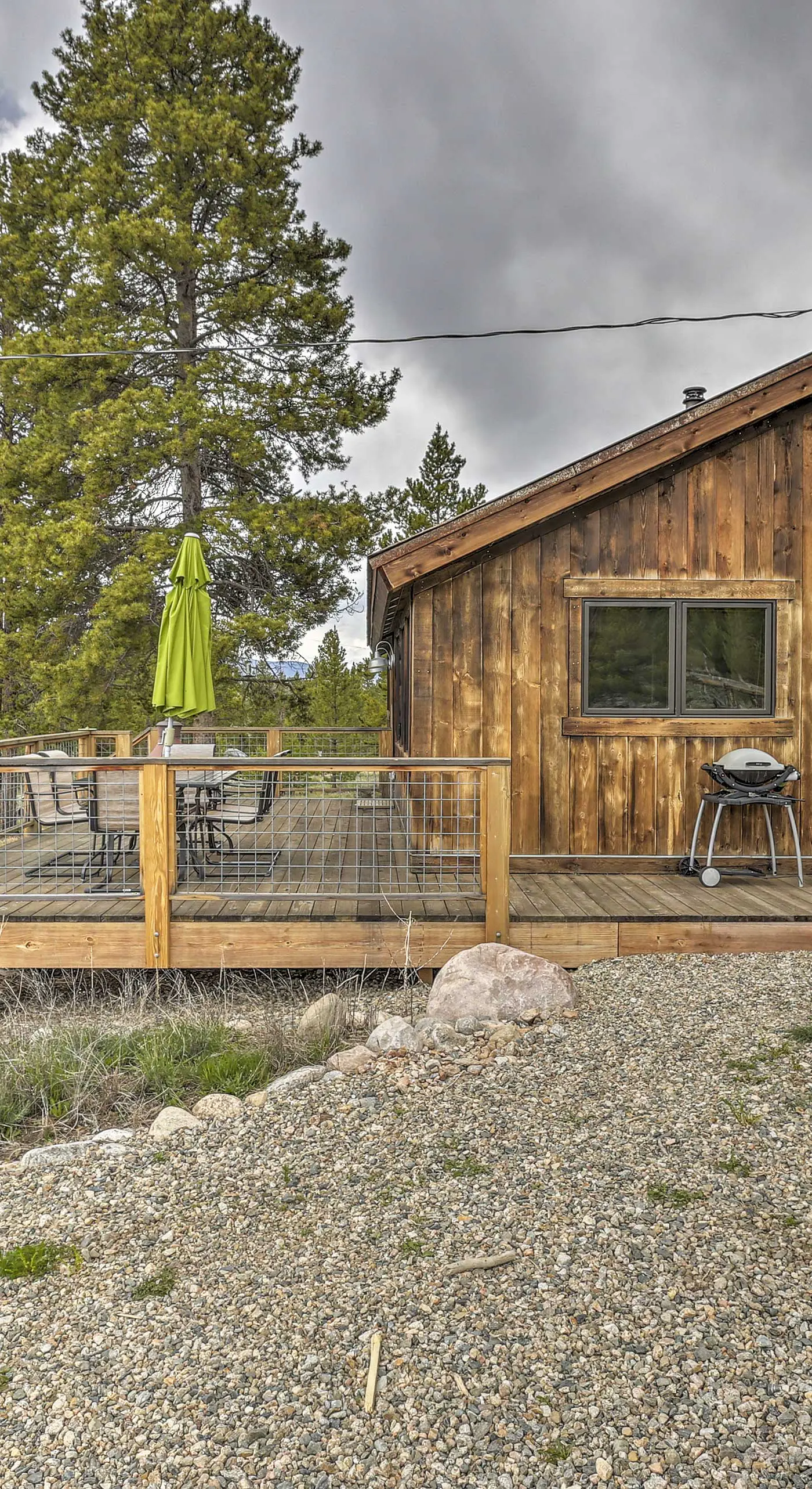 Updated Cabin w/ Hot Tub ~ 11 Mi to Winter Park!