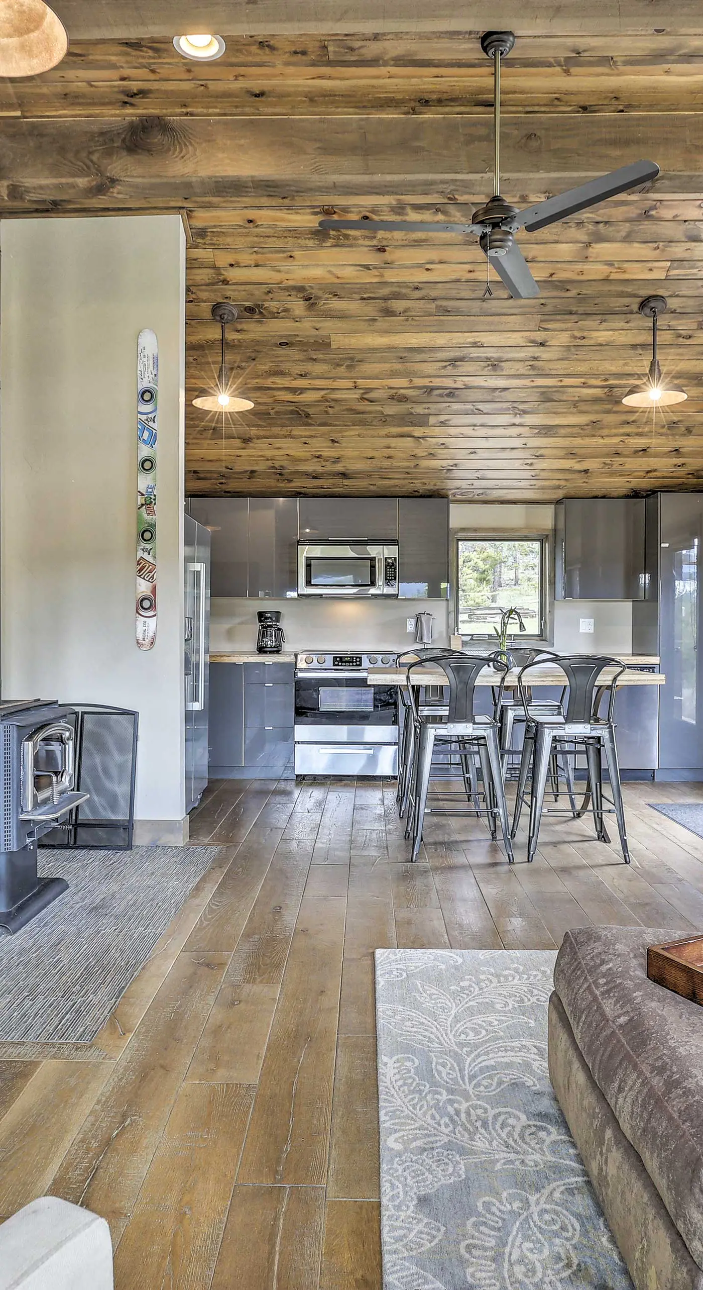 Updated Cabin w/ Hot Tub ~ 11 Mi to Winter Park!