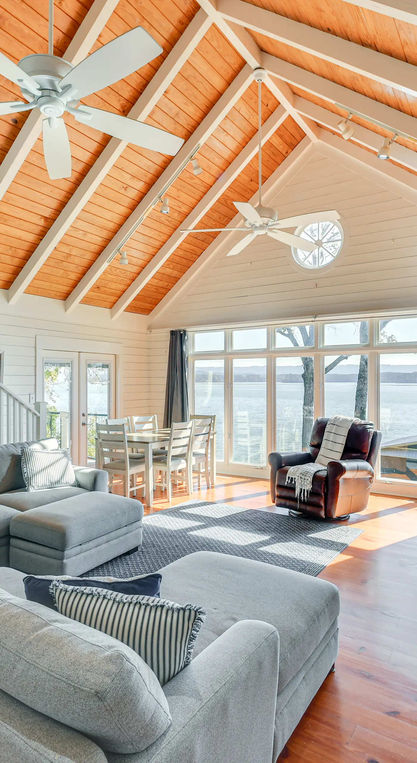 Dock + Panoramic Views: Guntersville Lake Retreat!