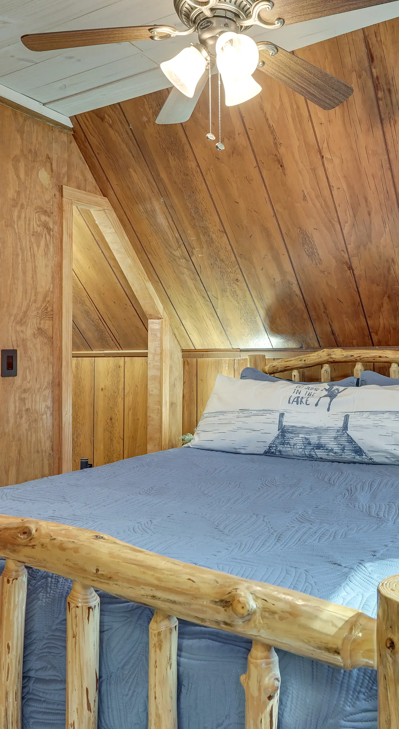 Private Beach & Dock! Cozy Lake Sinclair Cabin