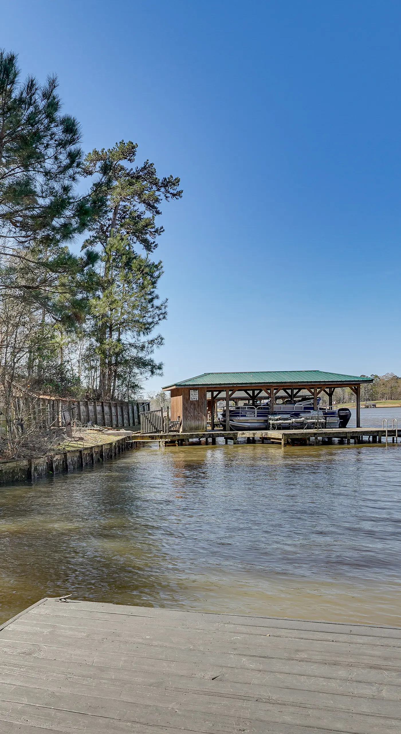 Private Beach & Dock! Cozy Lake Sinclair Cabin
