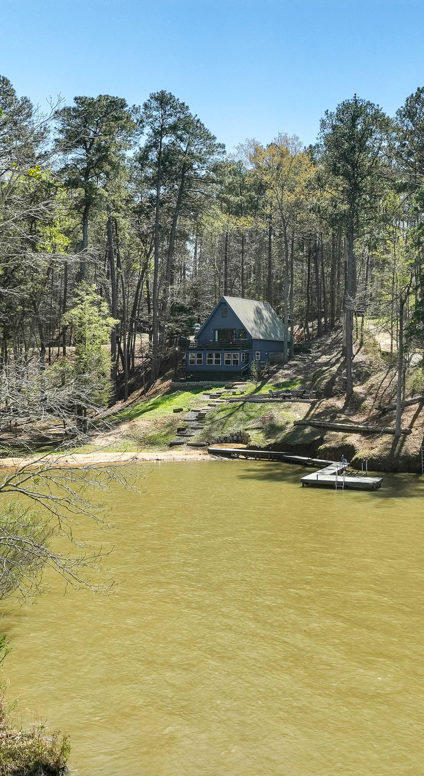 Private Beach & Dock! Cozy Lake Sinclair Cabin