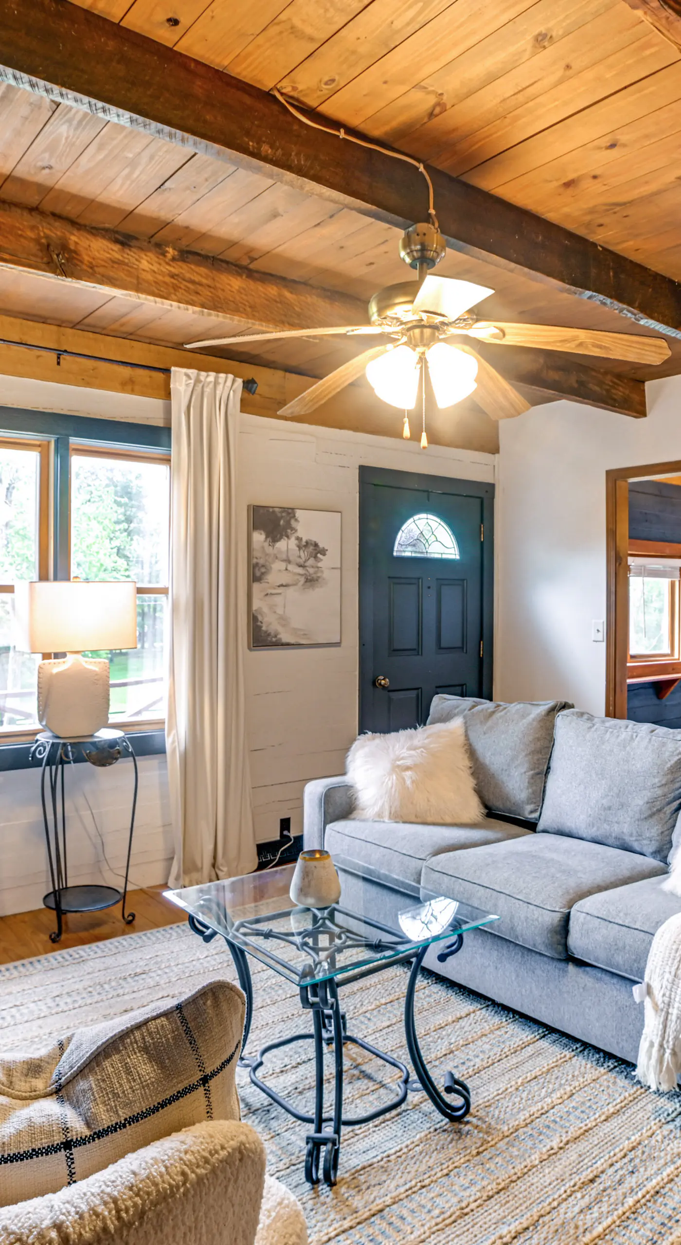 Lovely Gilbertsville Cabin w/ Patio, 4 Mi to Water