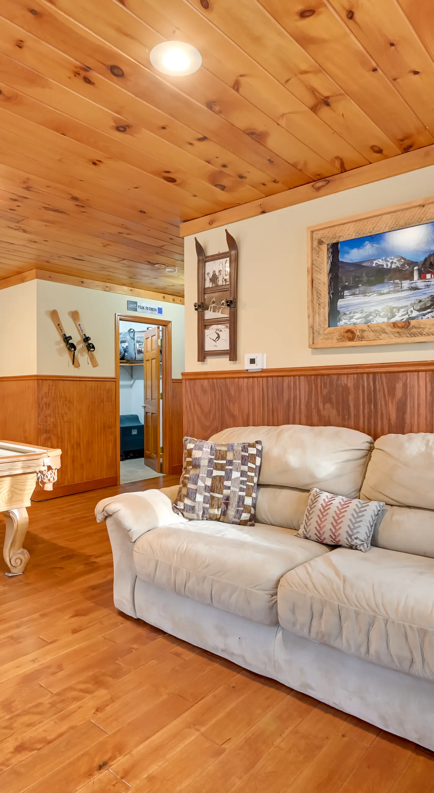 Walk to Hunter Village! Family Ski Retreat w/ Deck