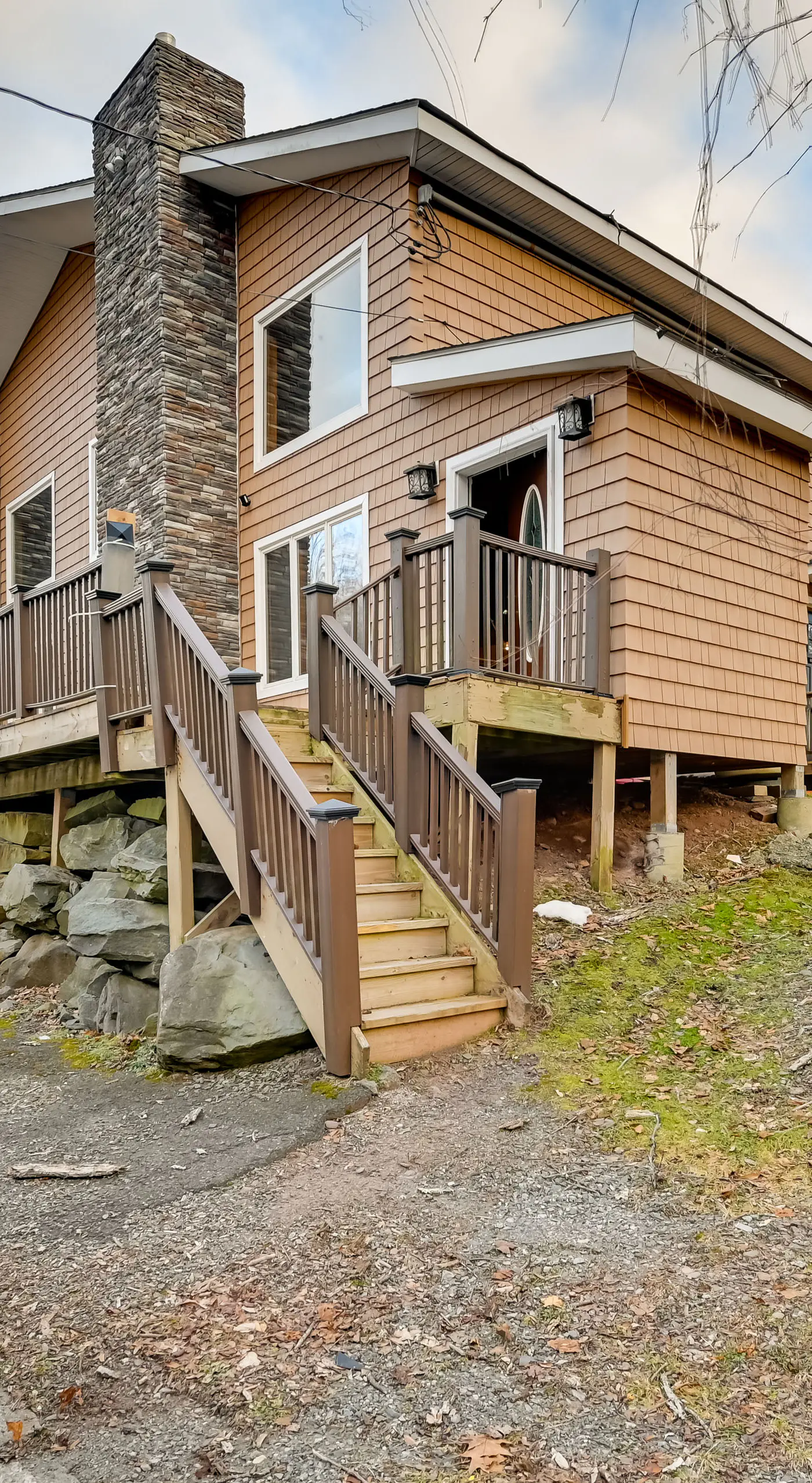 Walk to Hunter Village! Family Ski Retreat w/ Deck