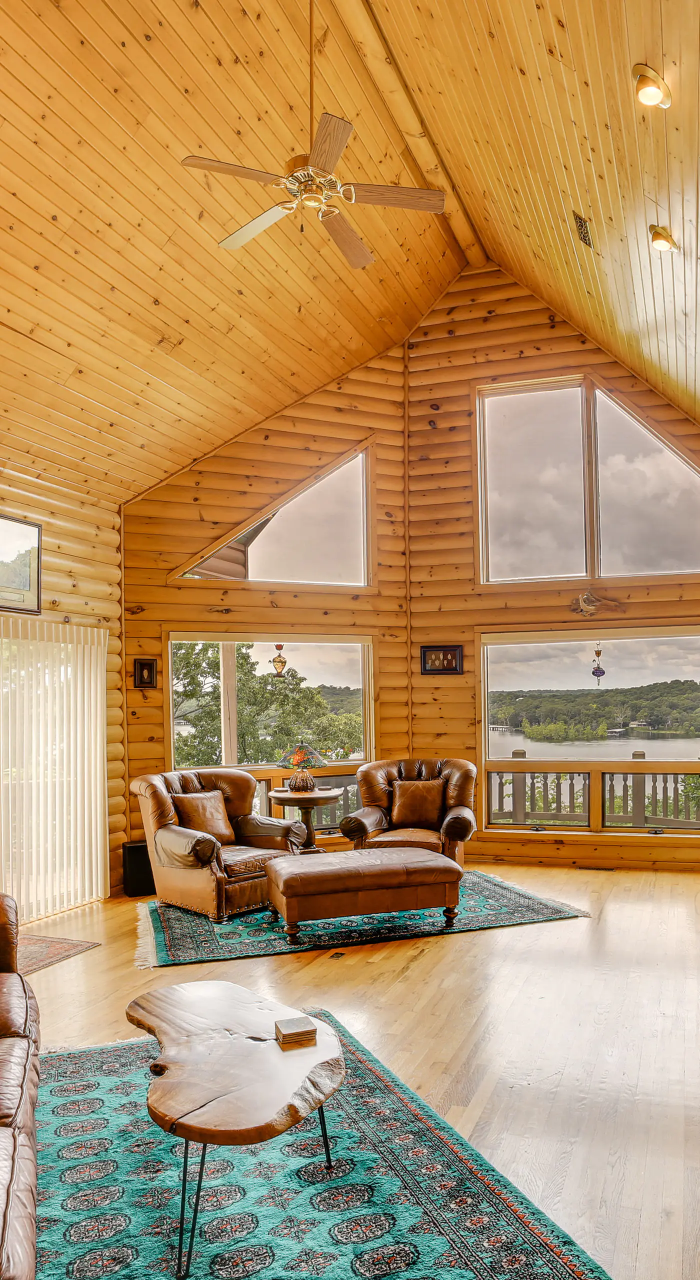 Decks & Views: Spacious Cabin Near Table Rock Lake