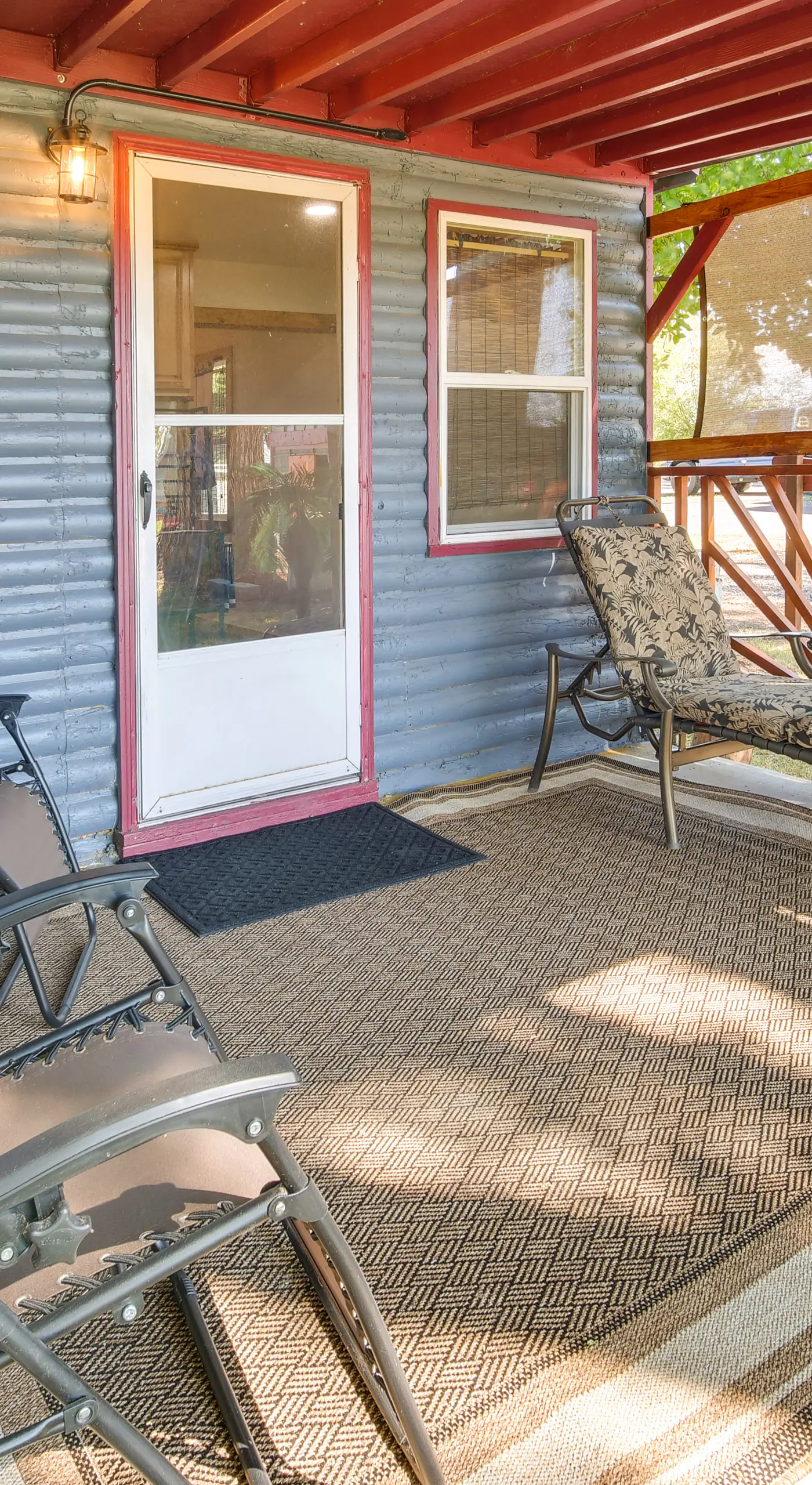 Resort Cabin on the River ~ 21 Mi to Crater Lake!