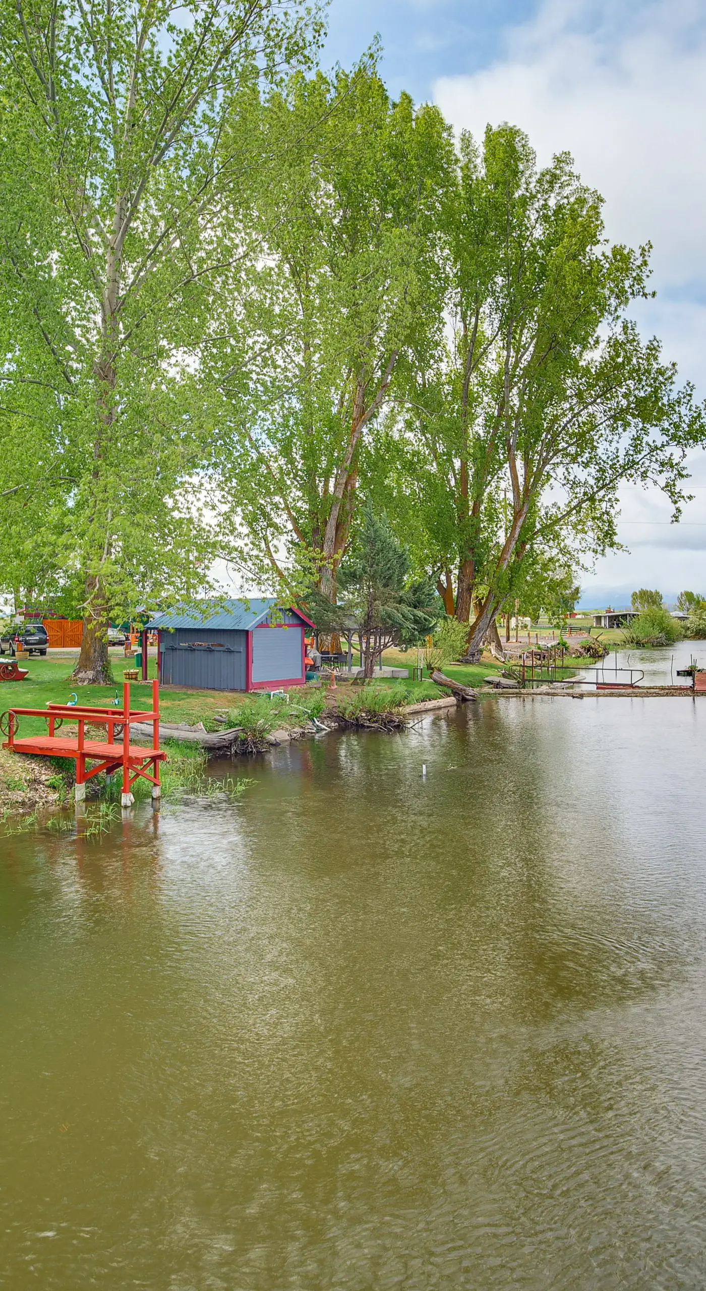 Fish & Hike: Peaceful Cabin on Williamson River