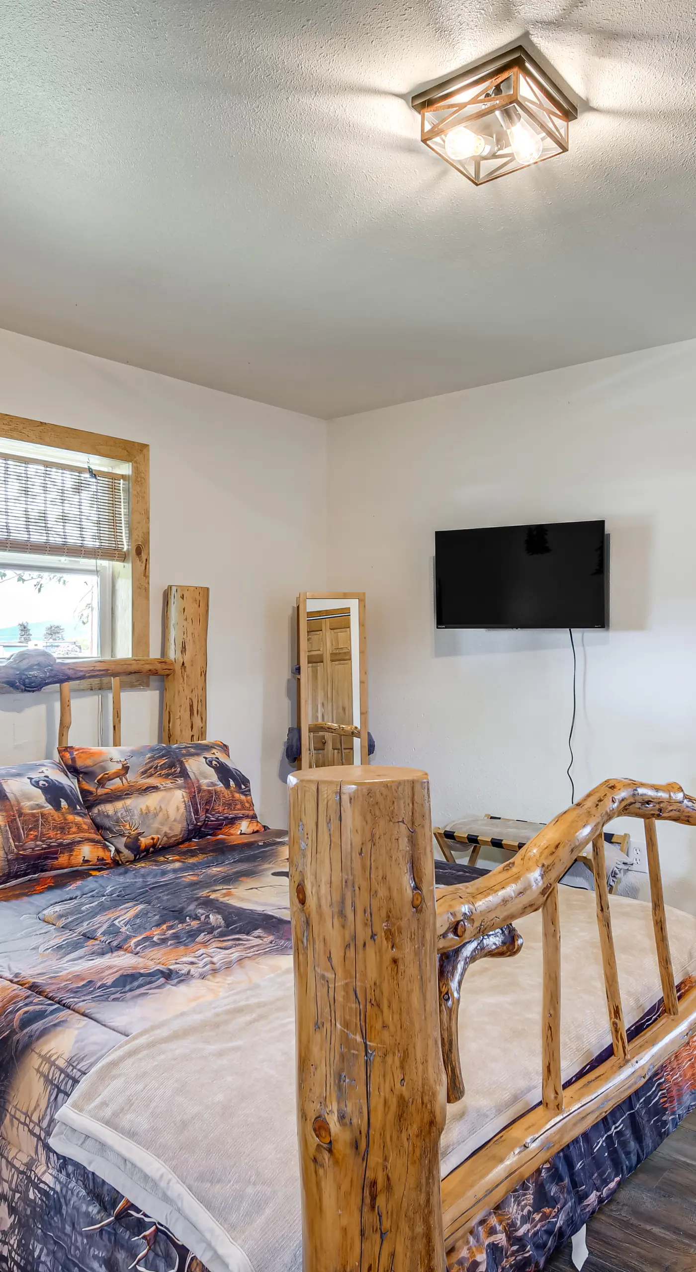 Fish & Hike: Peaceful Cabin on Williamson River