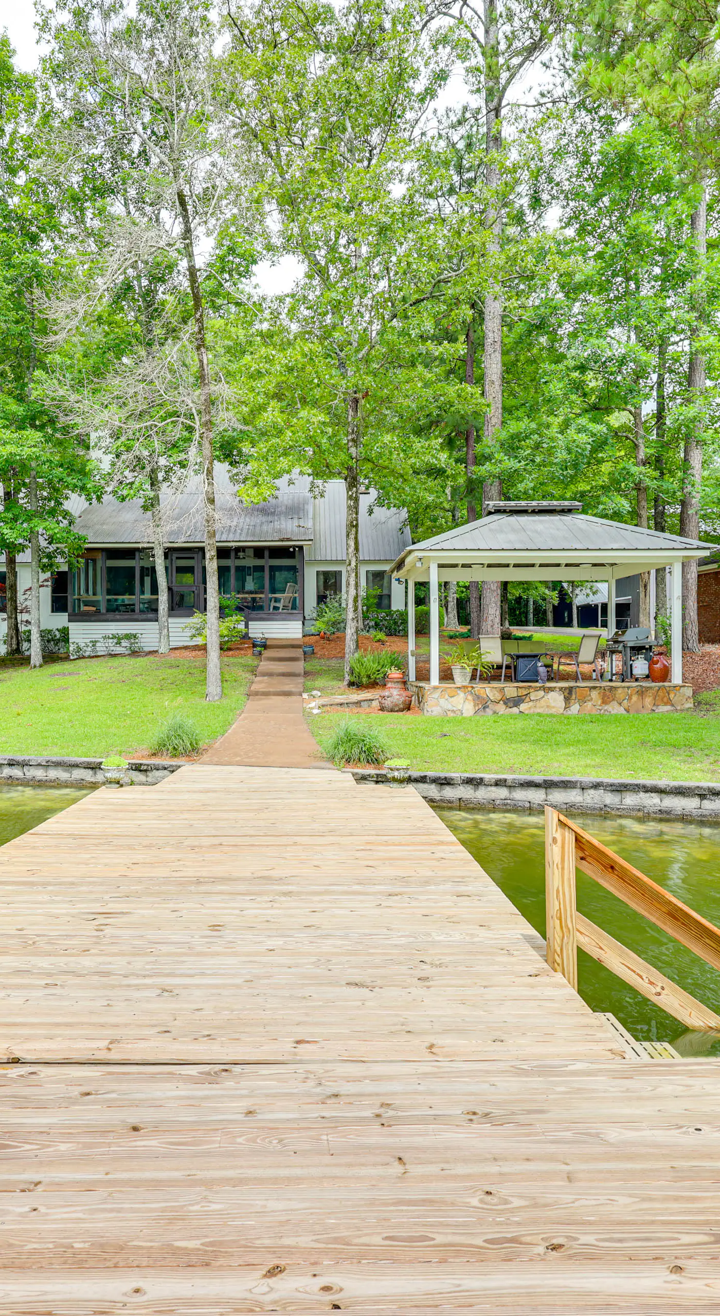 Waterfront Gem on Lake Martin w/ Kayaks & Dock!