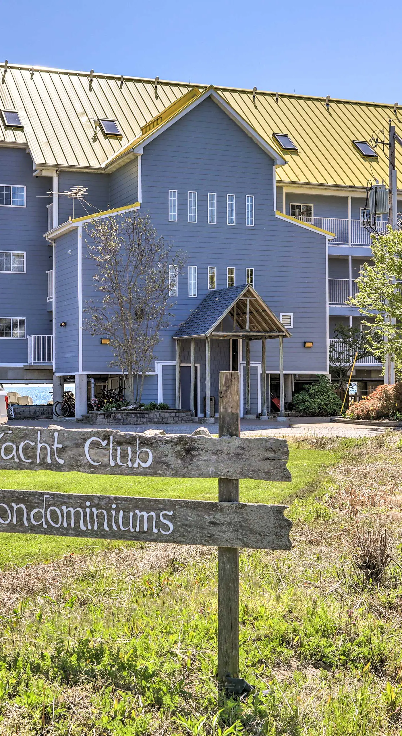 Waterfront Middle Bass Condo w/ Pool Access!