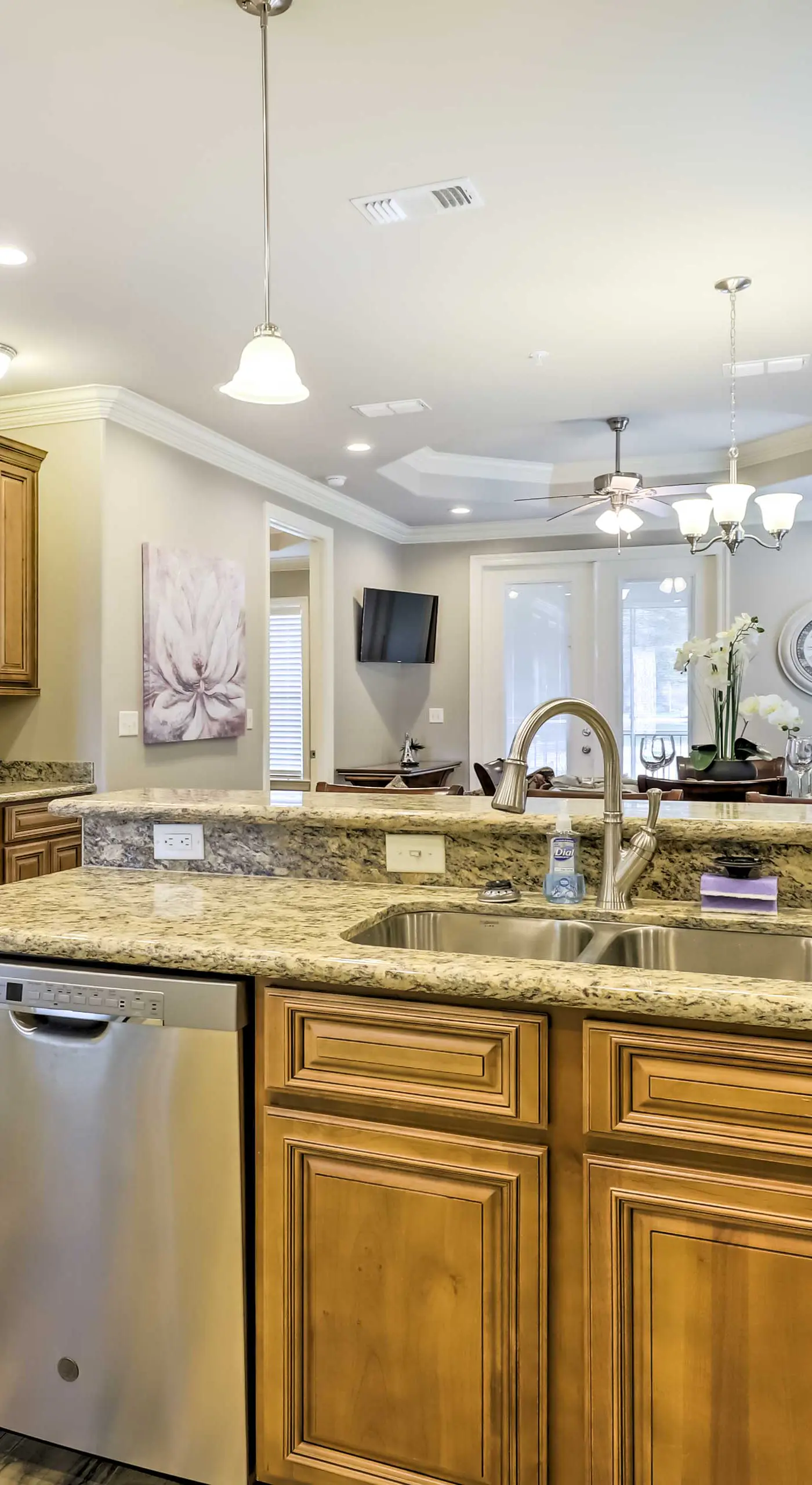 Diamondhead Condo - Marina, Pool Access & Golfing!