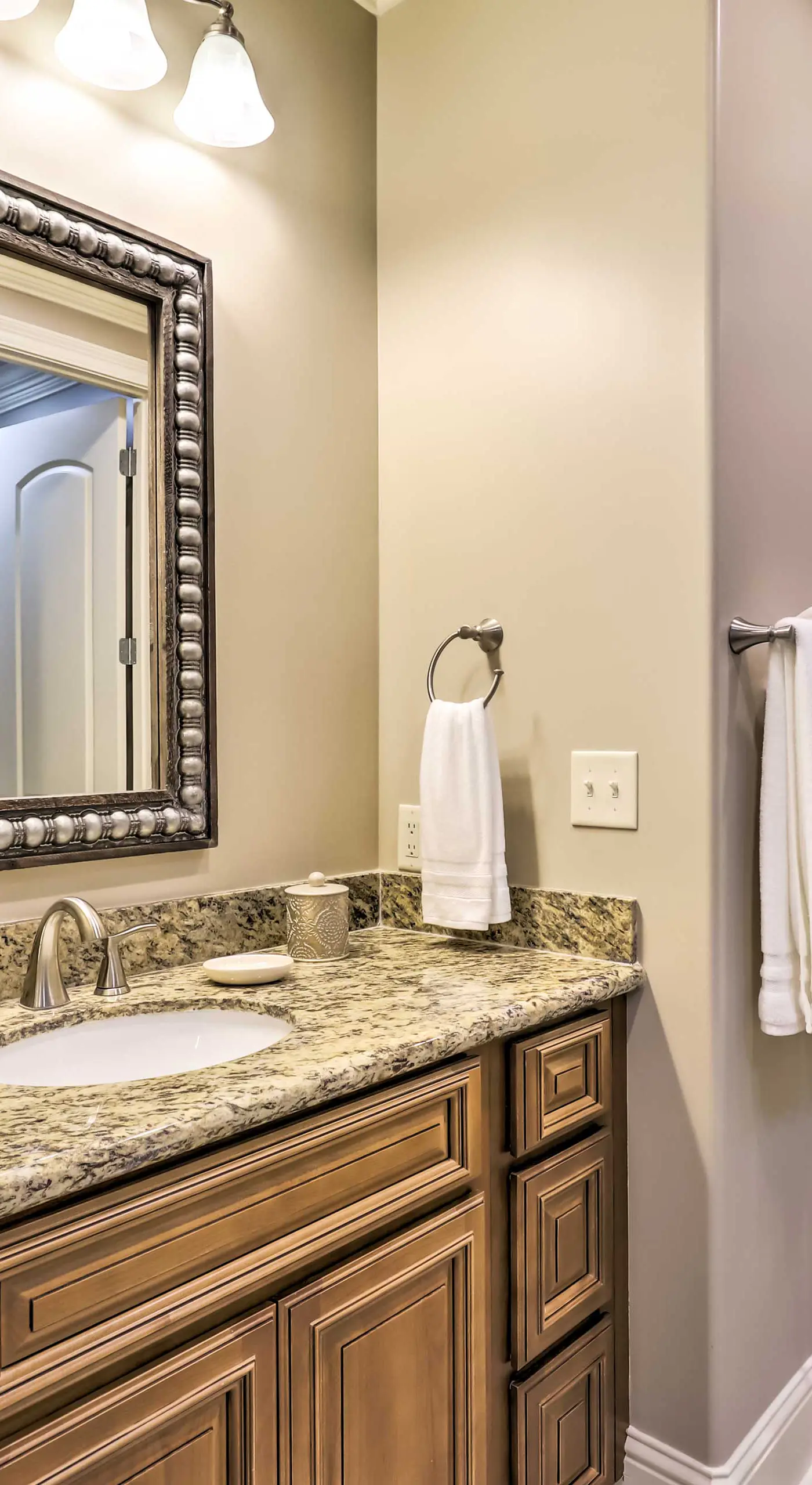Diamondhead Condo - Marina, Pool Access & Golfing!