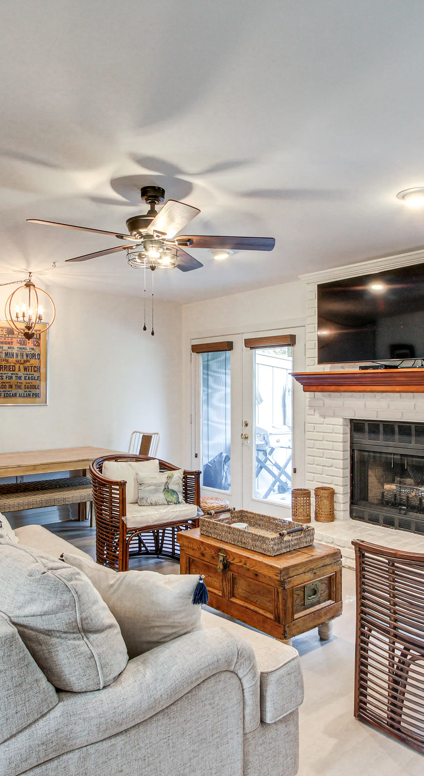 Inviting Home w/ Golf Course View in Diamondhead!
