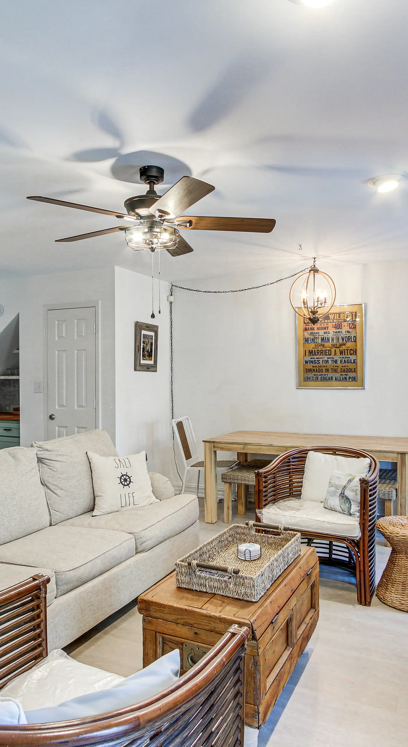 Inviting Home w/ Golf Course View in Diamondhead!