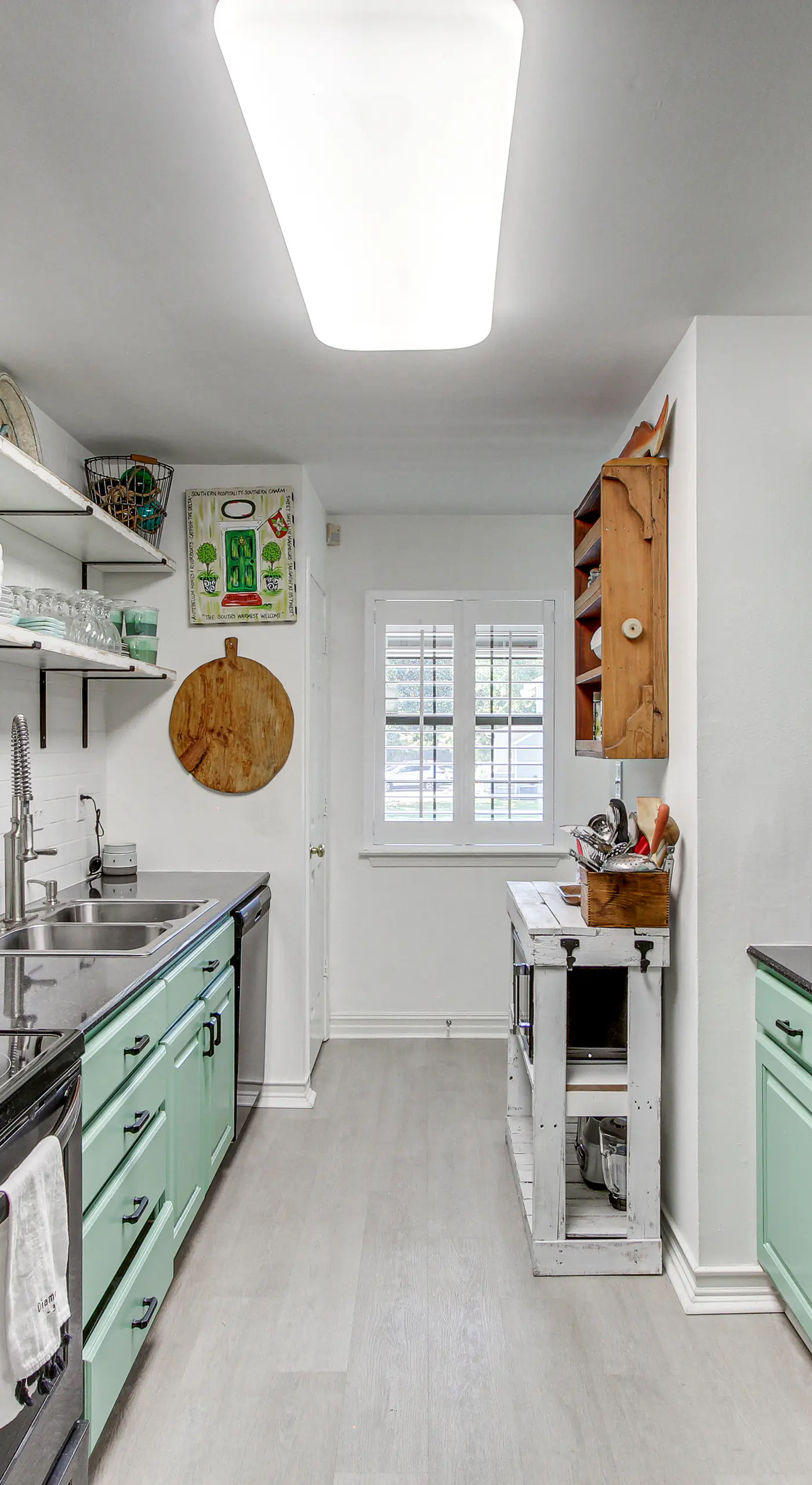 Inviting Home w/ Golf Course View in Diamondhead!
