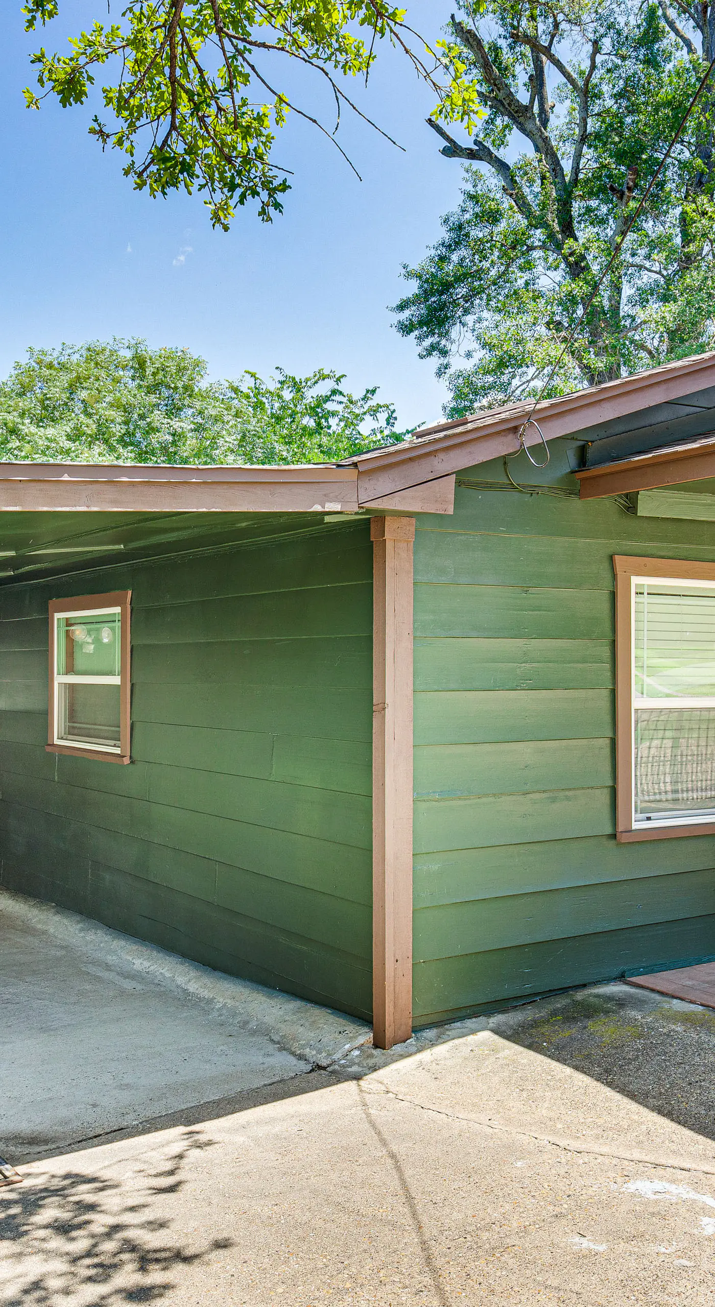 Spacious Deck: Waterfront Home in Gun Barrel City!