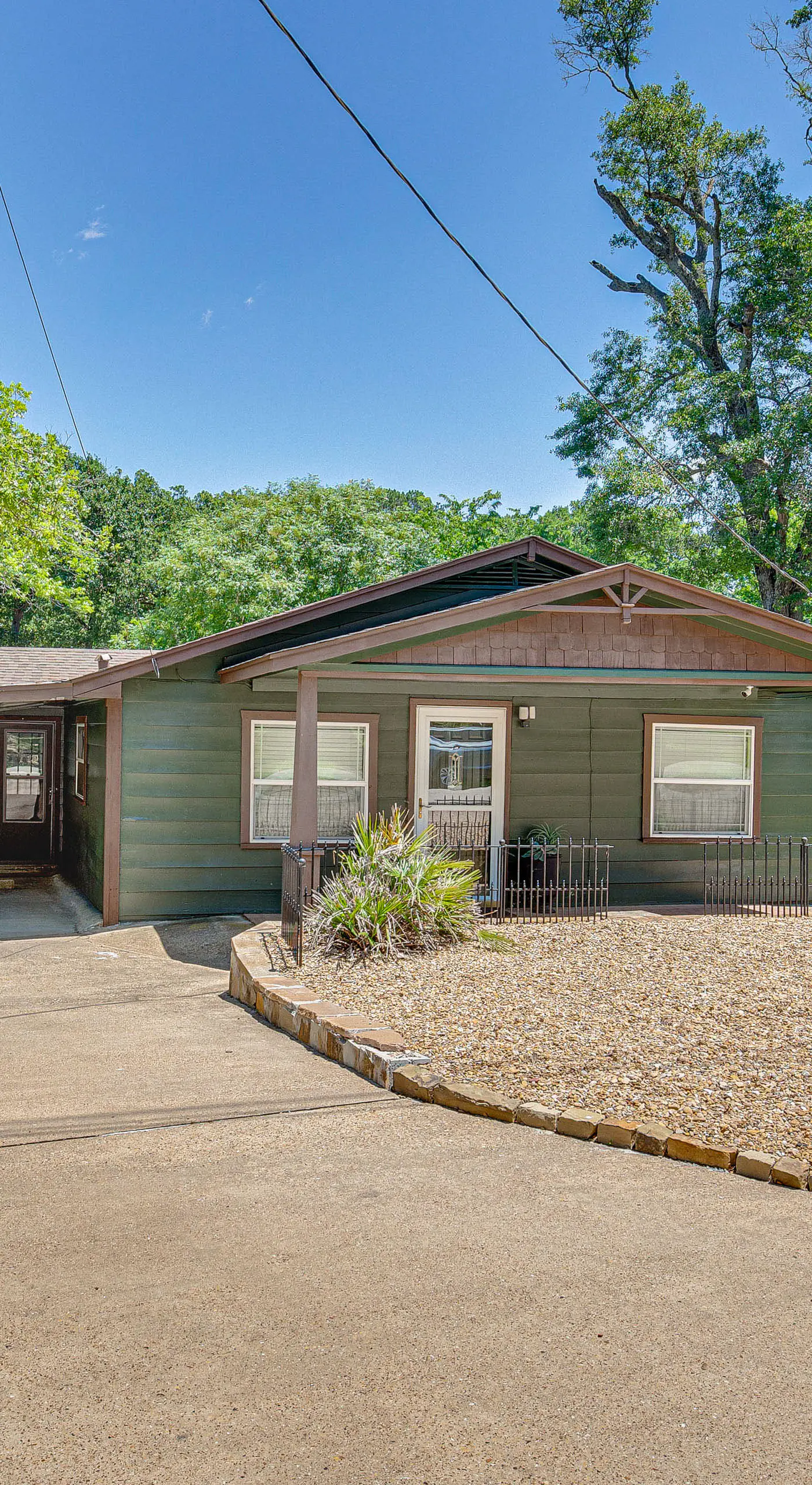 Spacious Deck: Waterfront Home in Gun Barrel City!
