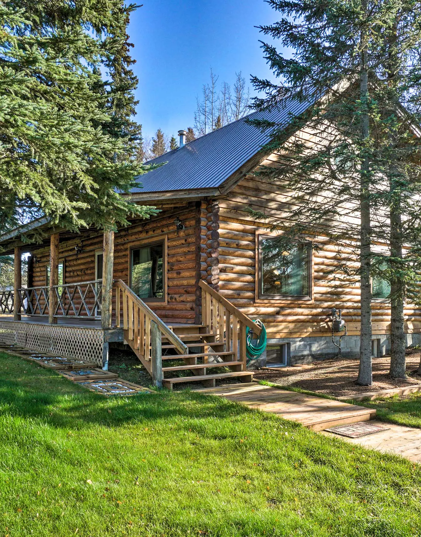Cabin on Kenai Peninsula: Family & Group Friendly!