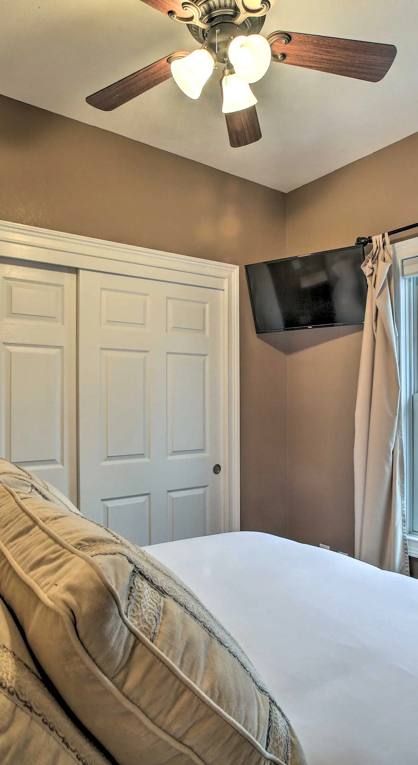 Riverfront Arkansas Retreat Near Fishing & Hiking!