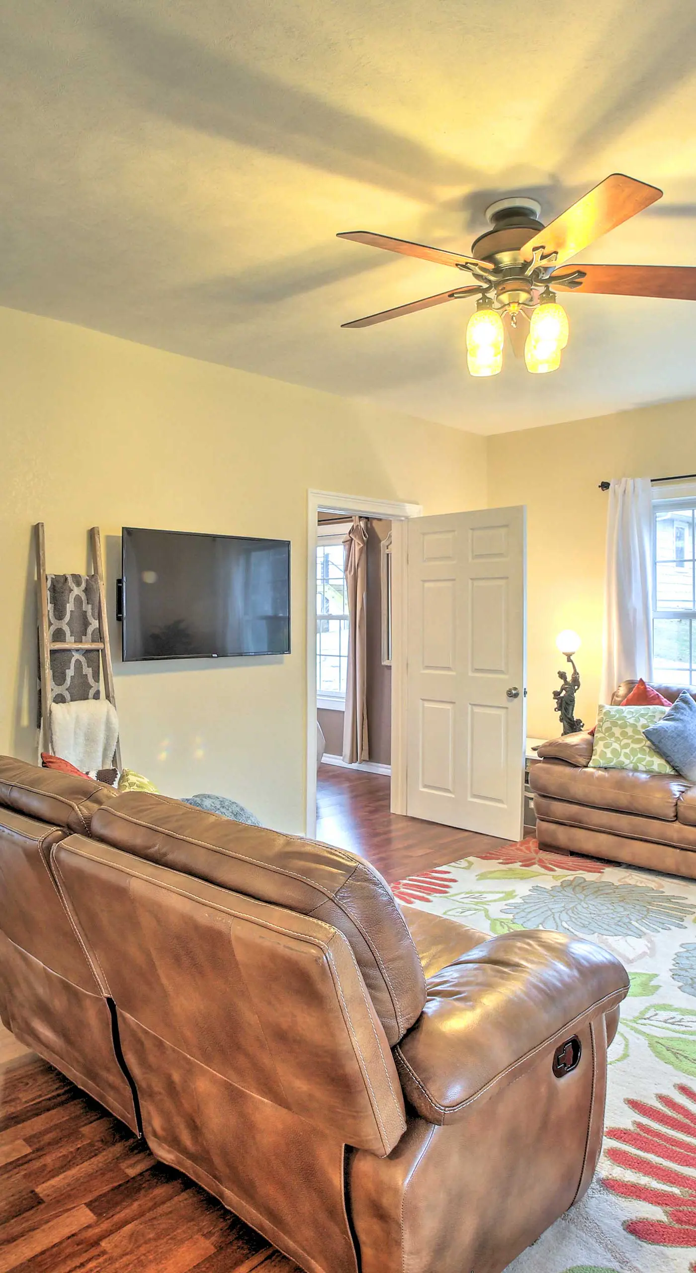 Riverfront Arkansas Retreat Near Fishing & Hiking!