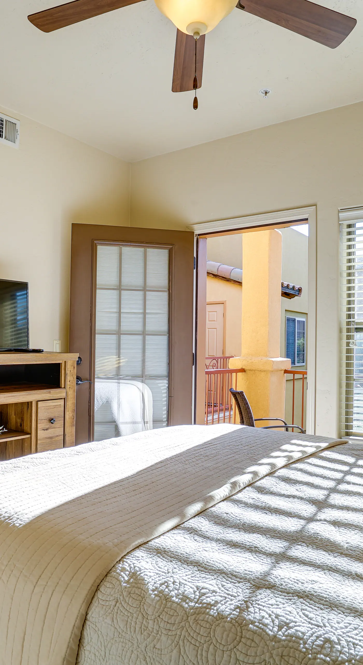 Inviting Las Cruces Condo < 1 Mi to Mesilla Plaza!