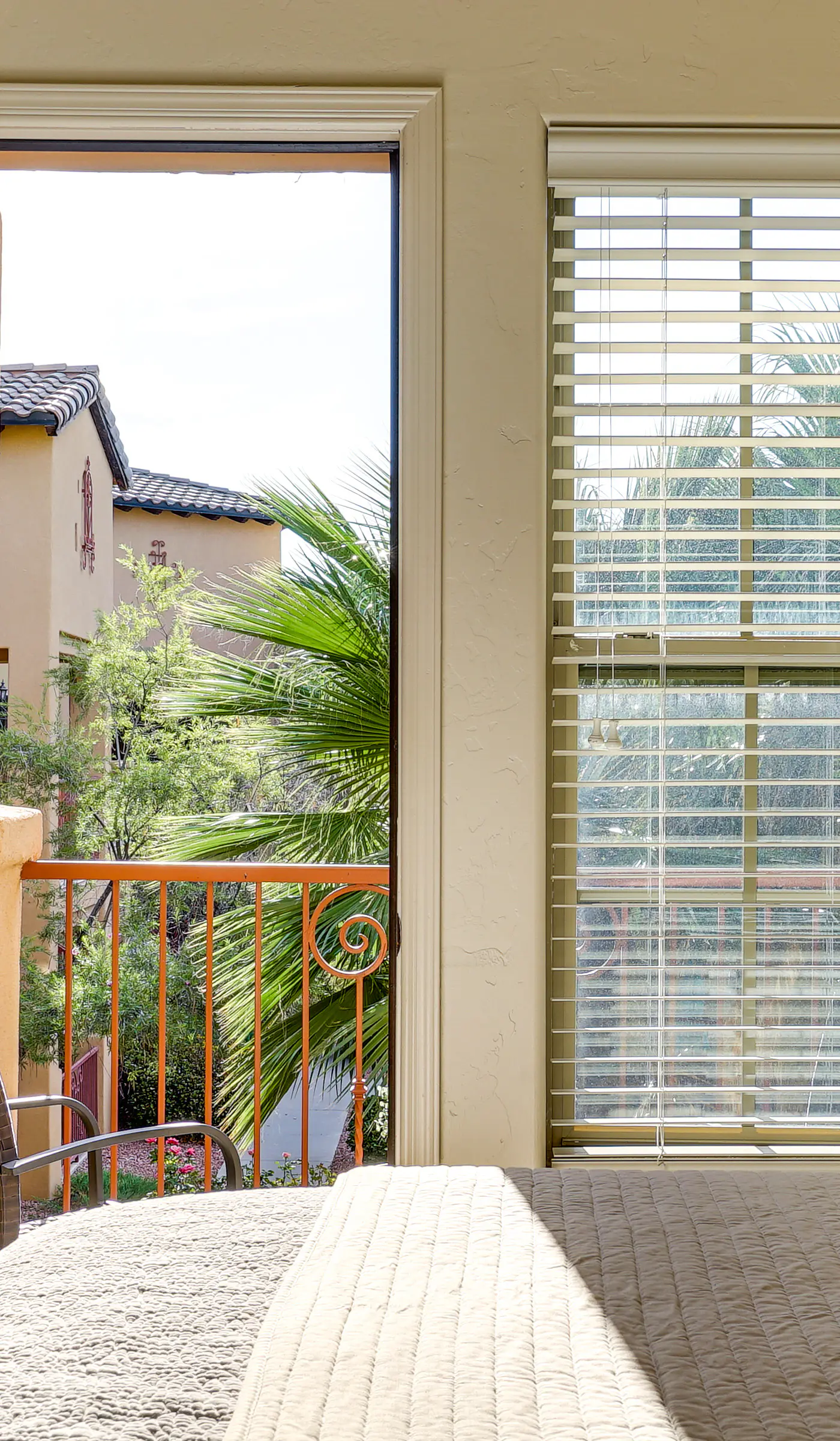 Inviting Las Cruces Condo < 1 Mi to Mesilla Plaza!
