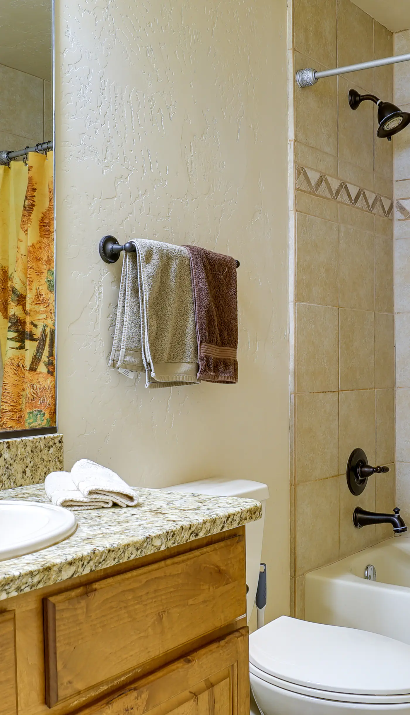 Inviting Las Cruces Condo < 1 Mi to Mesilla Plaza!