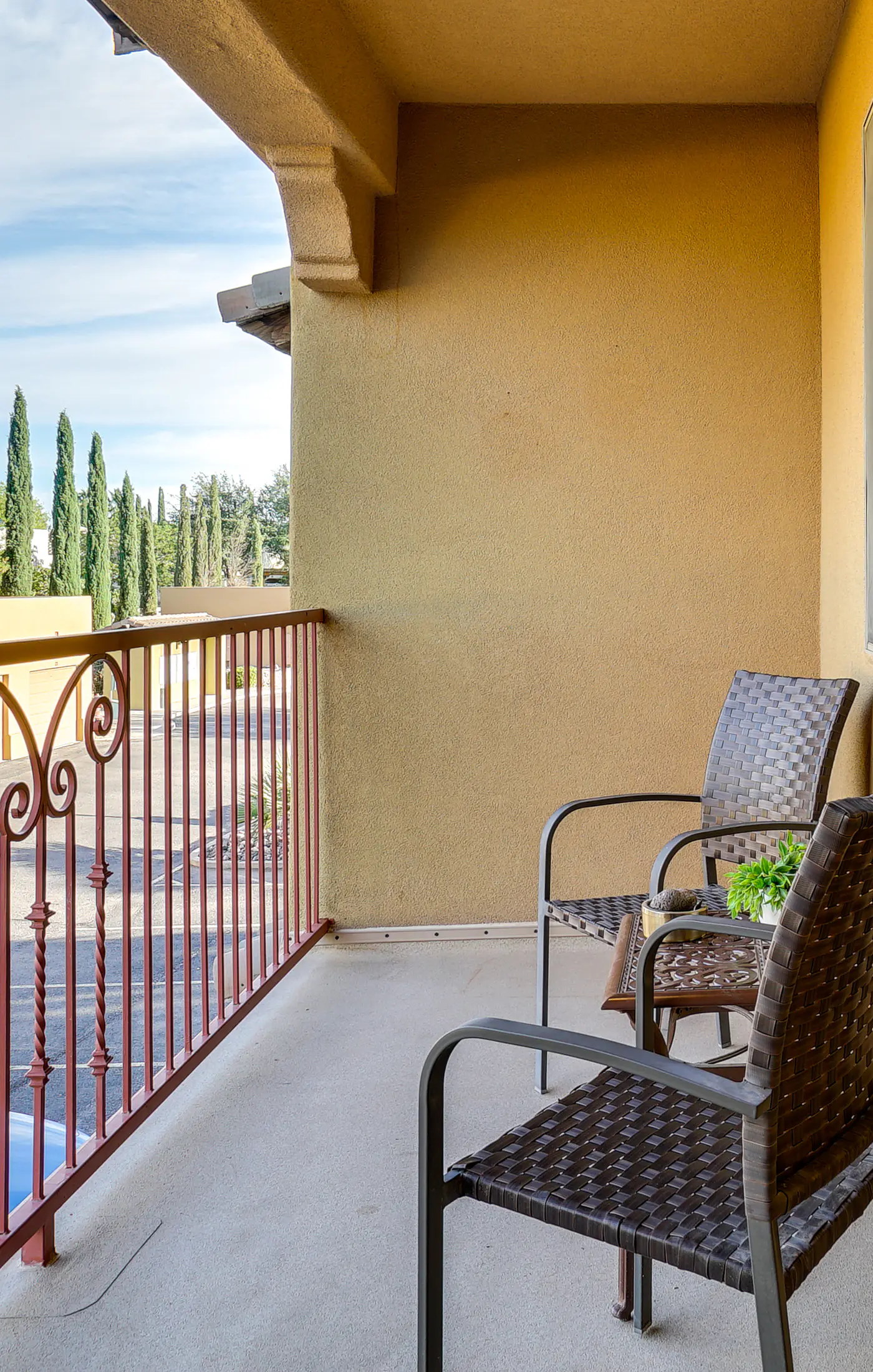 Inviting Las Cruces Condo < 1 Mi to Mesilla Plaza!