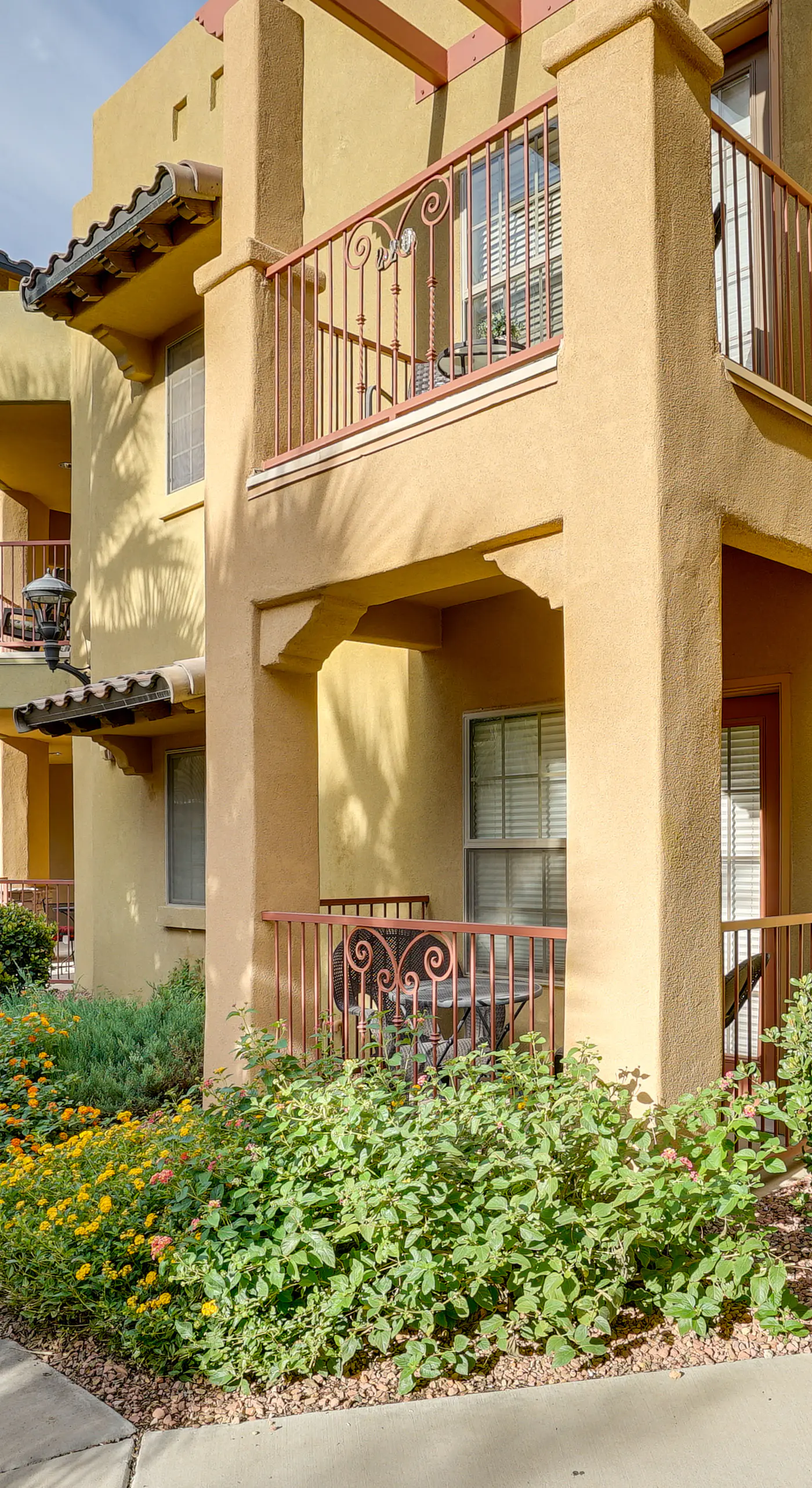 Inviting Las Cruces Condo < 1 Mi to Mesilla Plaza!
