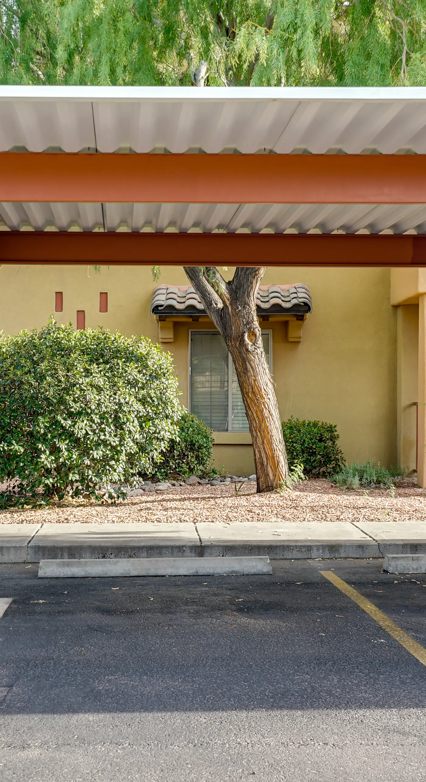 Inviting Las Cruces Condo < 1 Mi to Mesilla Plaza!