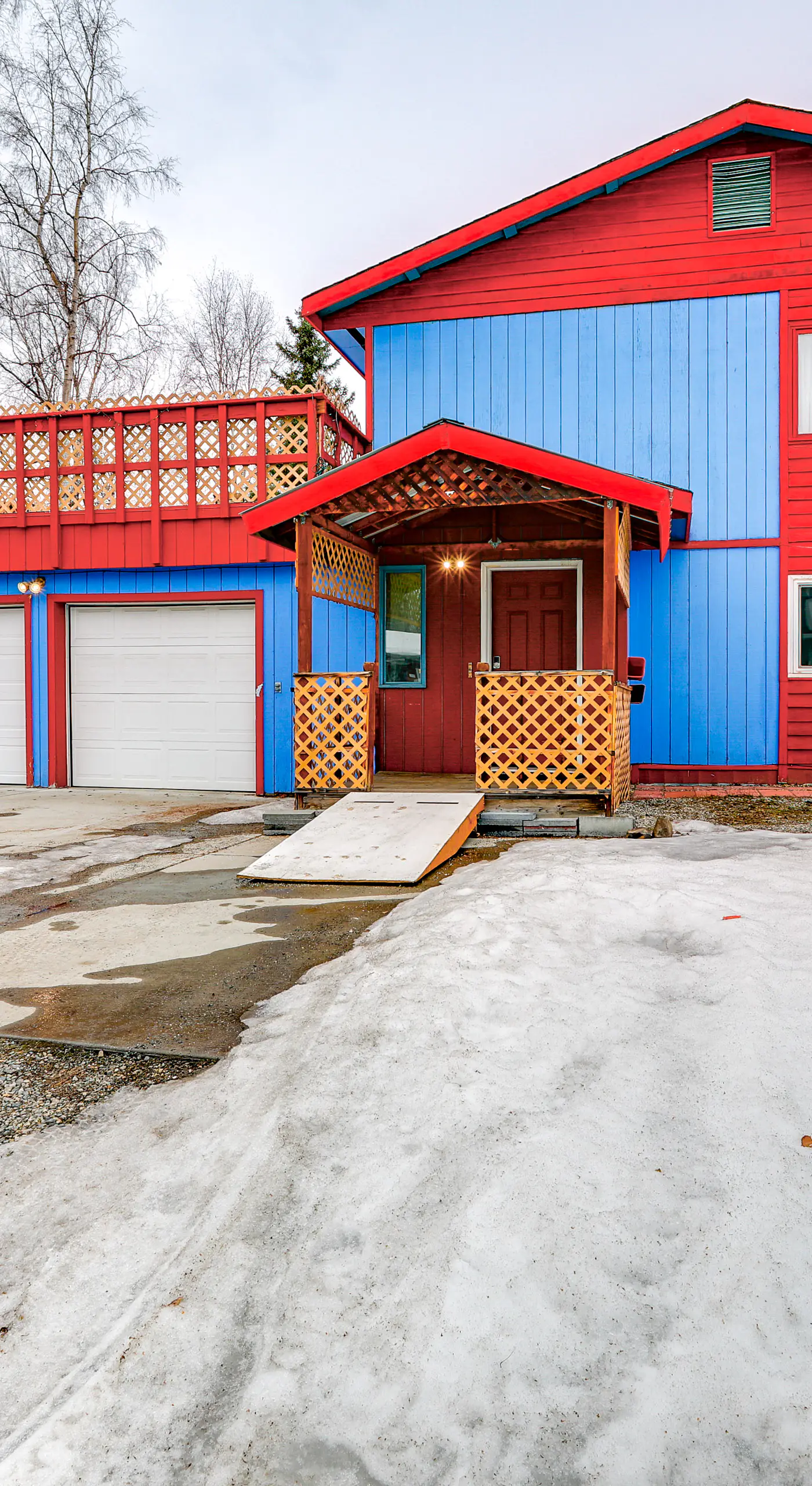 Near Dtwn & Pioneer Park: Fairbanks Home w/ Deck!