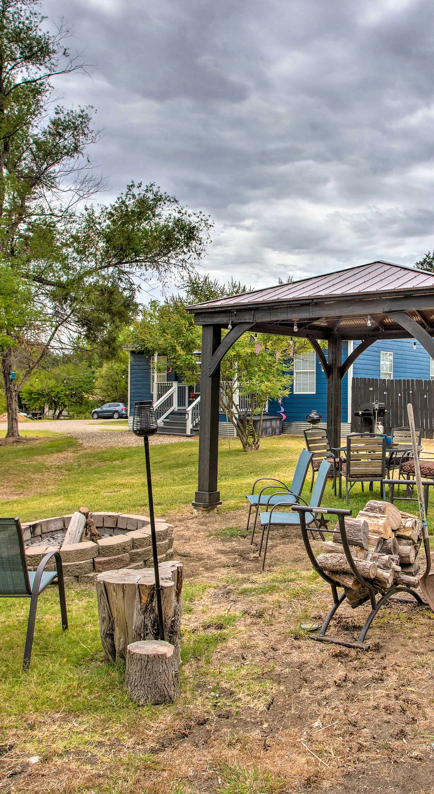 Pottsboro Home w/ Fire Pit  < 1 Mi to Lake Texoma!