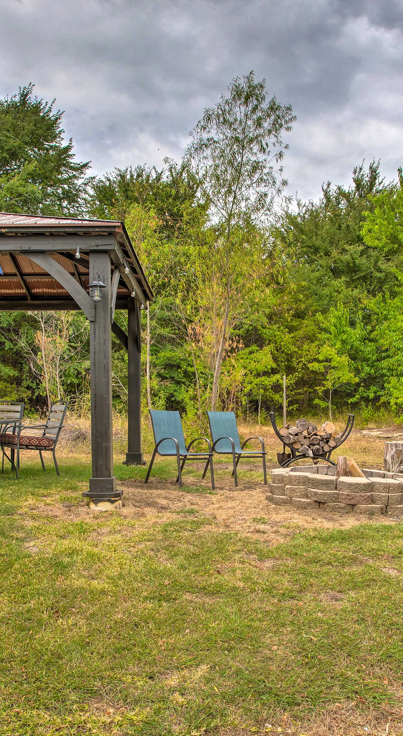 Pottsboro Home w/ Fire Pit  < 1 Mi to Lake Texoma!