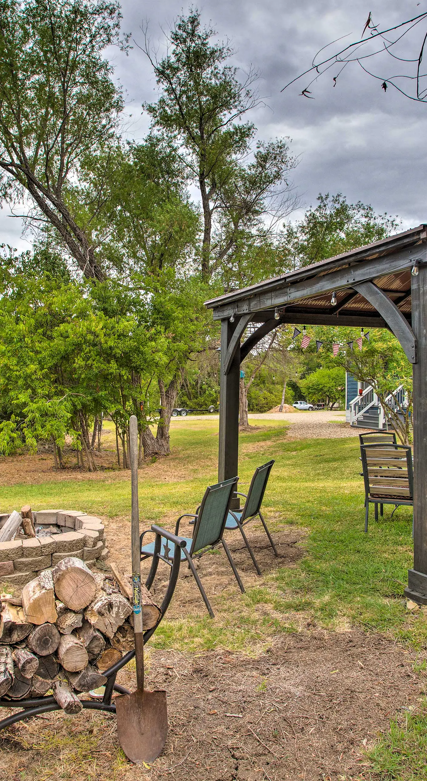 Pottsboro Home w/ Fire Pit  < 1 Mi to Lake Texoma!