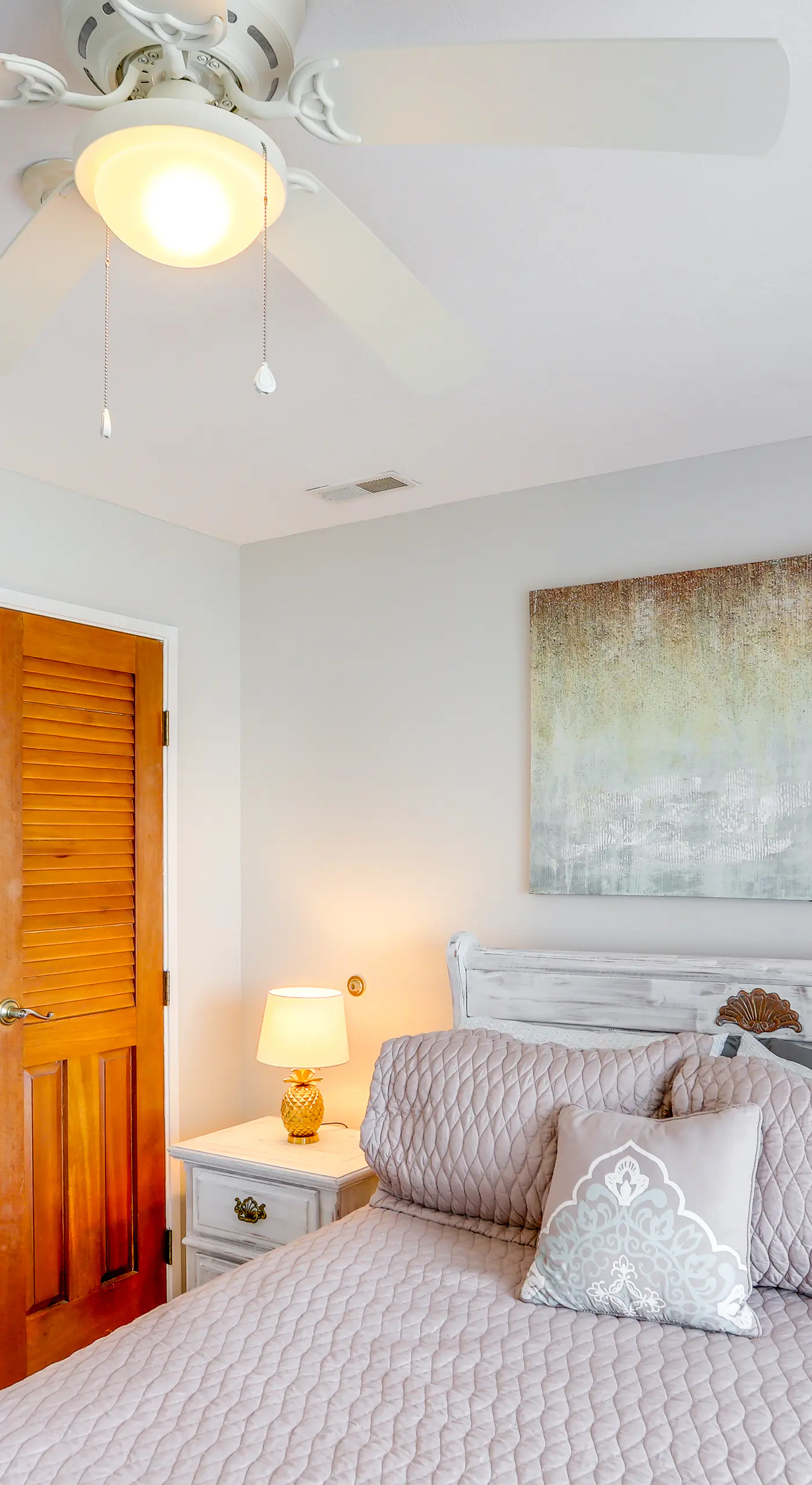 Cozy Lakefront Middle Bass Retreat w/ Balcony