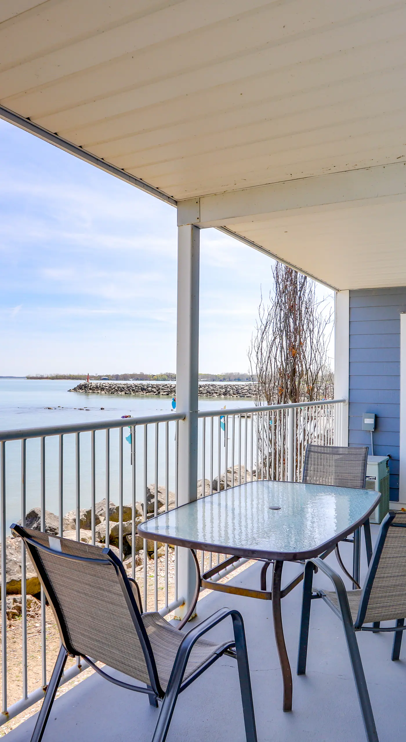 Cozy Lakefront Middle Bass Retreat w/ Balcony