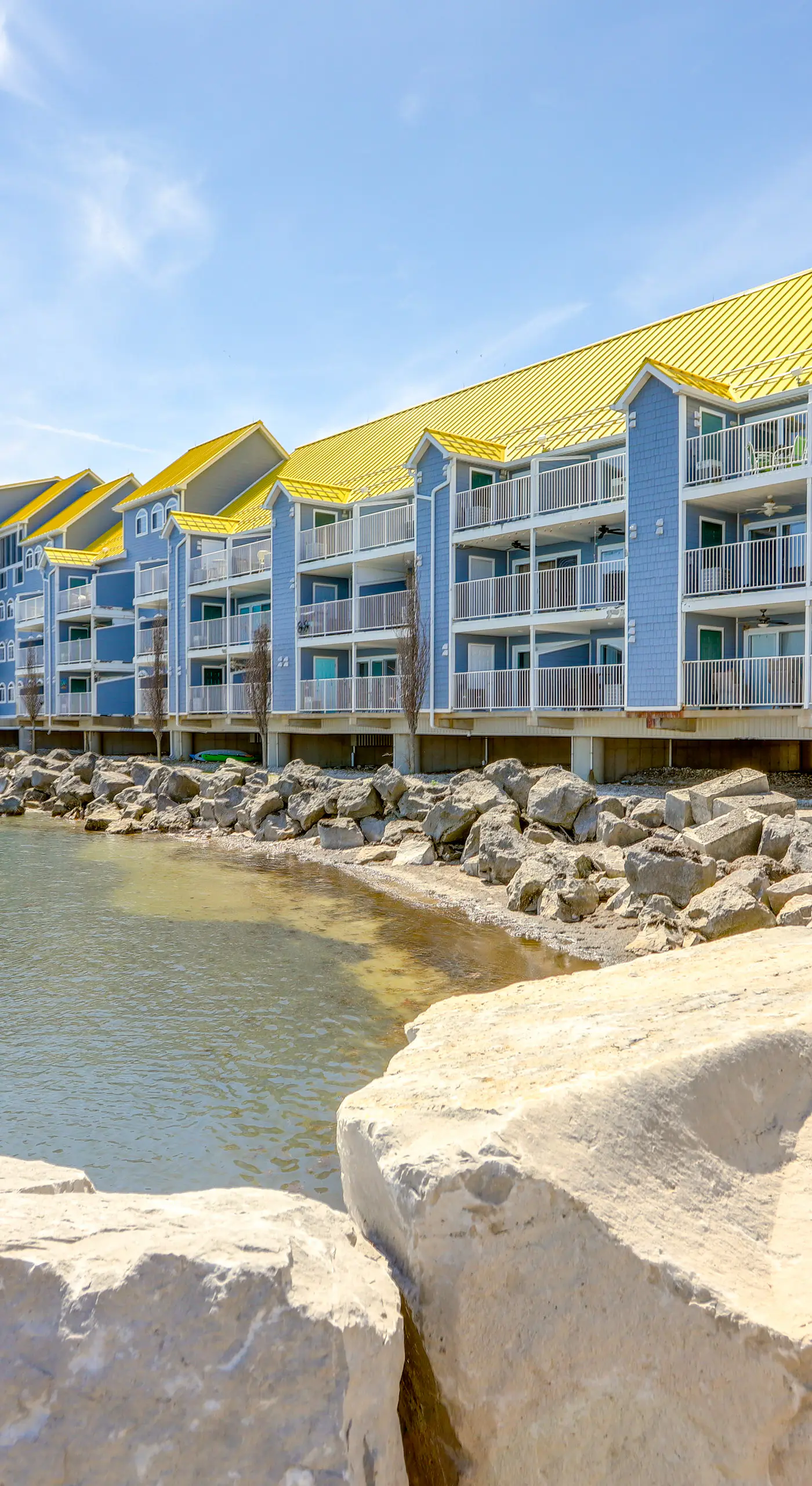 Cozy Lakefront Middle Bass Retreat w/ Balcony