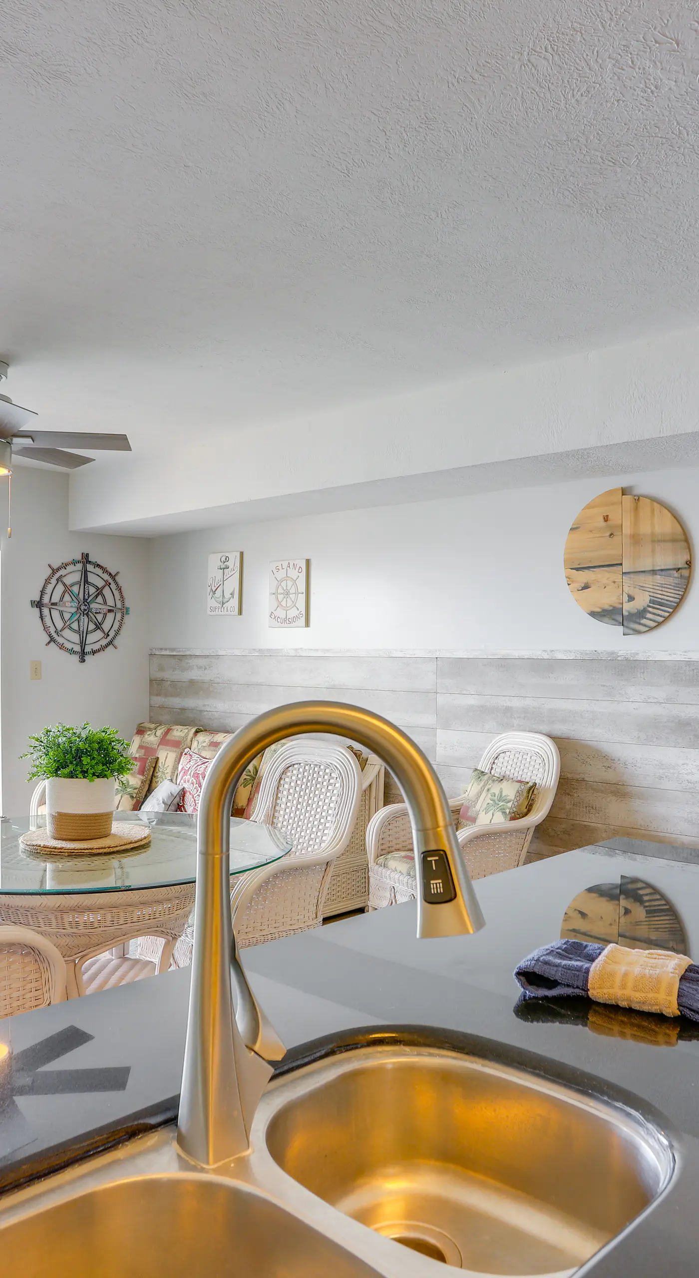Cozy Lakefront Middle Bass Retreat w/ Balcony