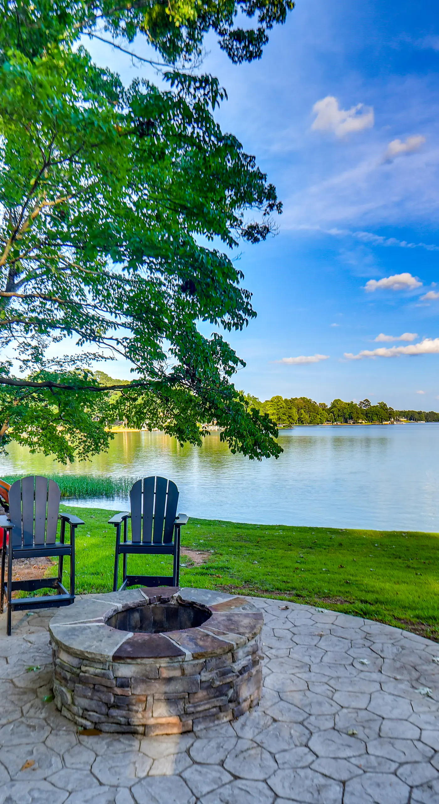 Waterfront Cabin on Lake Sinclair w/ Private Dock!