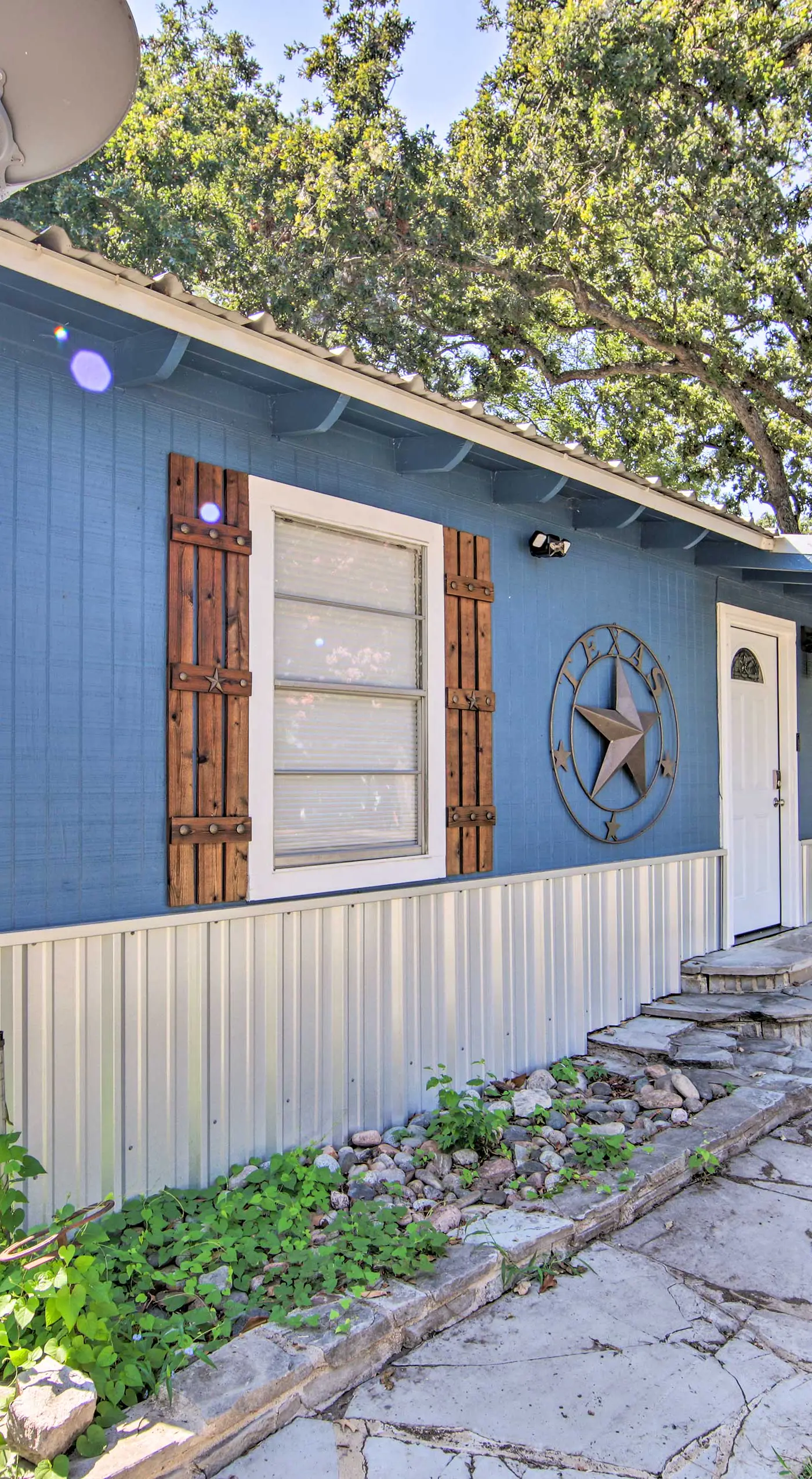 On-Site Boat Launch: Gun Barrel City Lake House