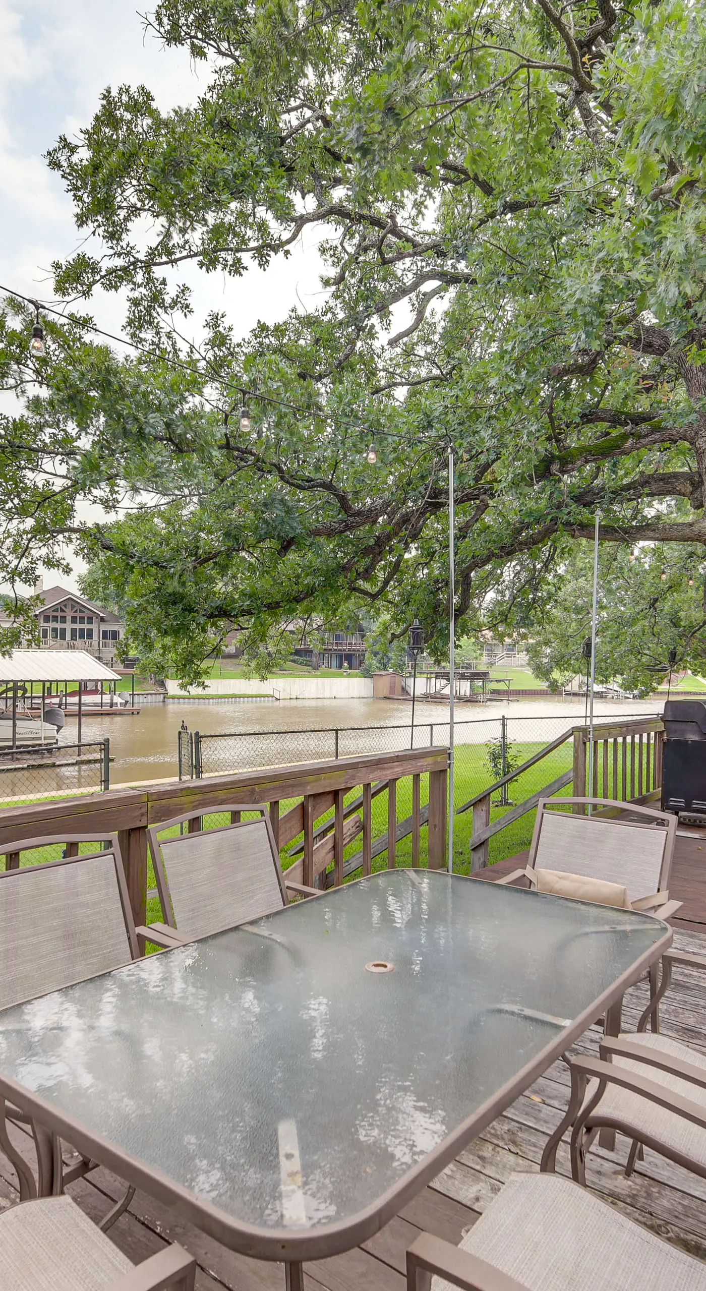 Lakefront Gun Barrel City Home w/ Dock & Deck