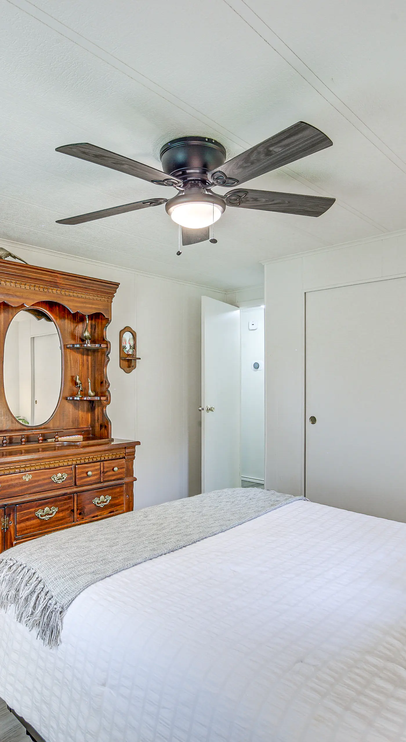 Lakefront Gun Barrel City Home w/ Dock & Deck