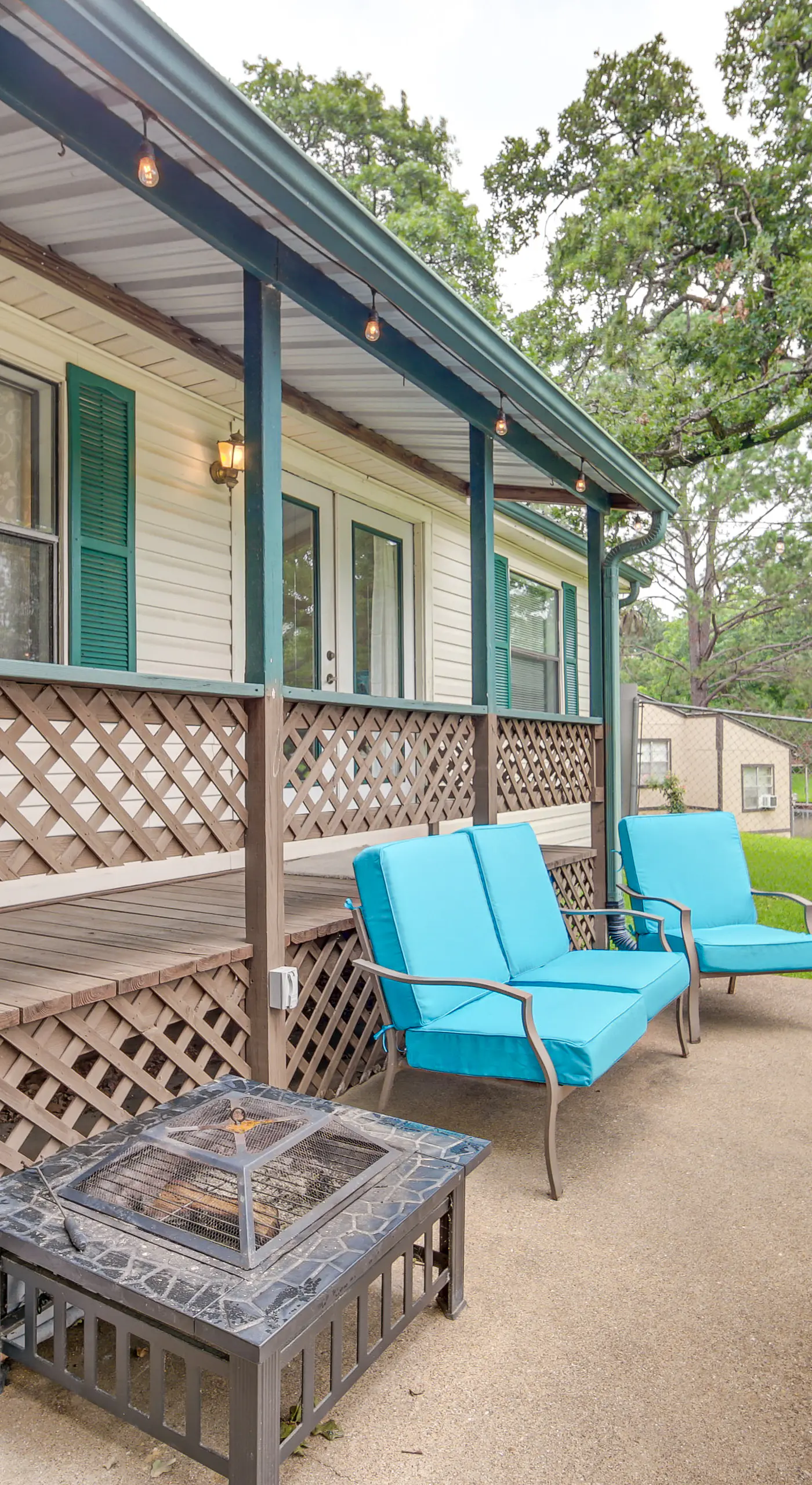Lakefront Gun Barrel City Home w/ Dock & Deck