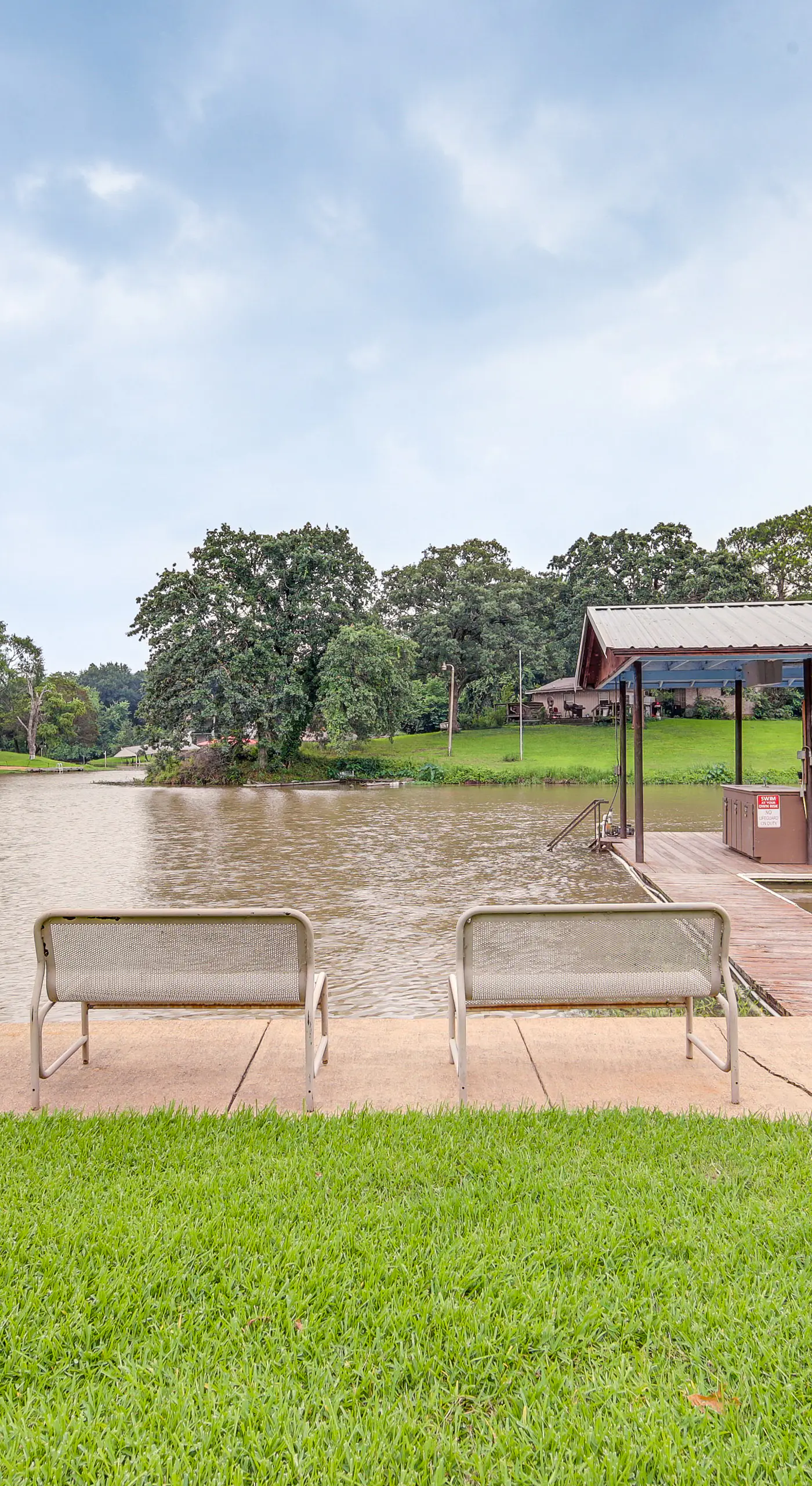 Lakefront Gun Barrel City Home w/ Dock & Deck